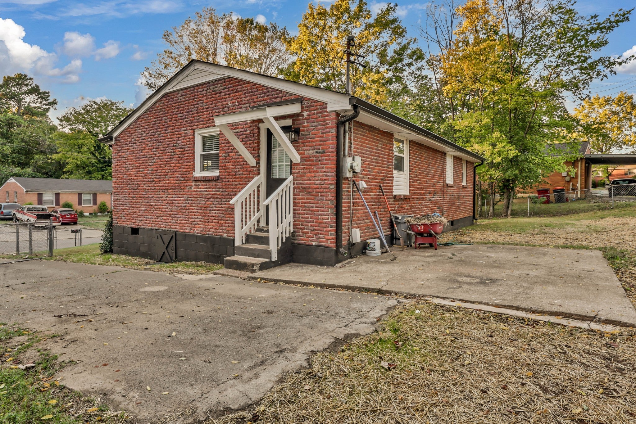 707 Forest St