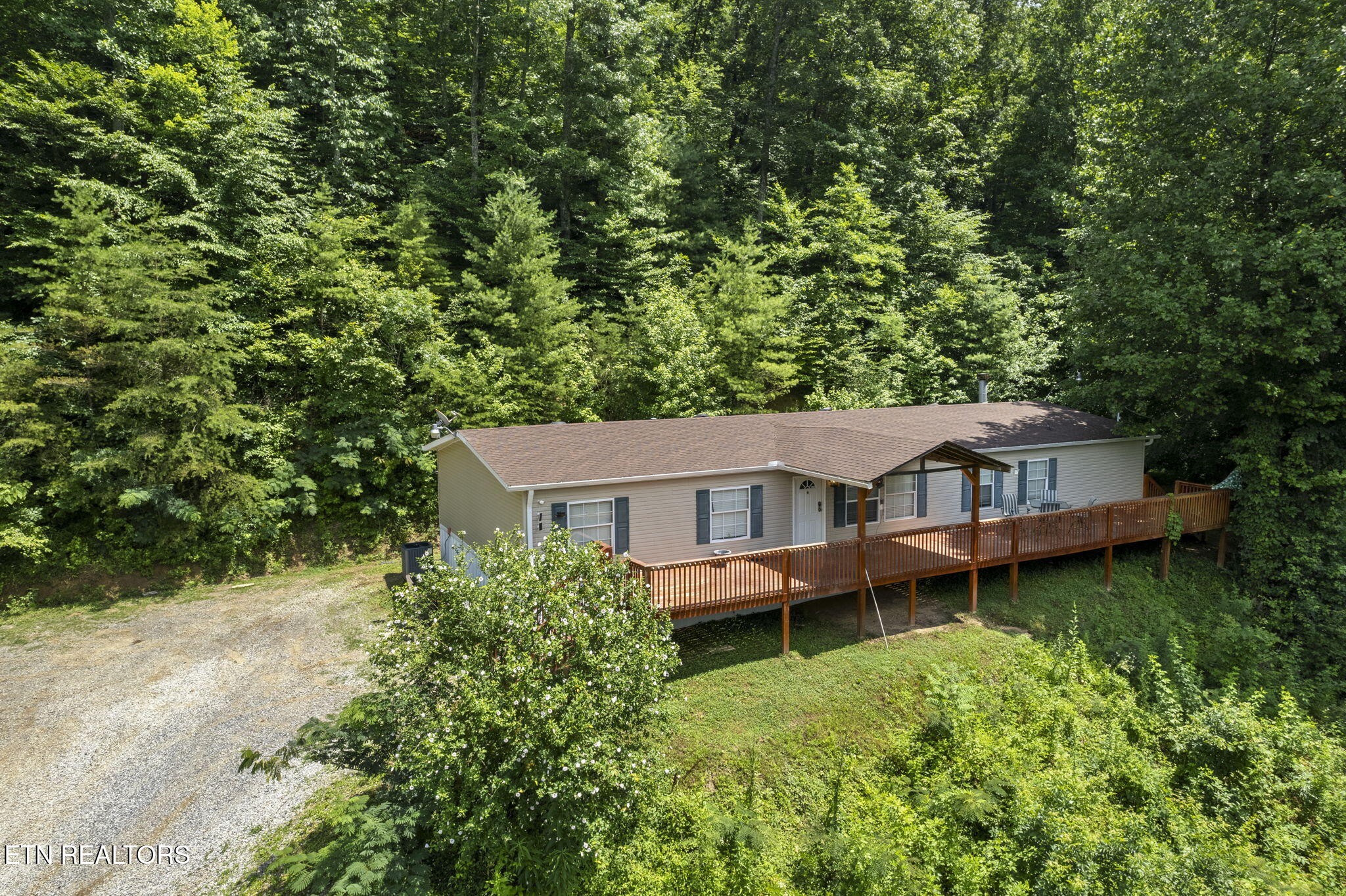442 Half Moon Rd