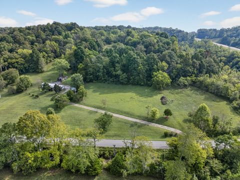 3890 Robinson Rd Thompsons Station TN 37179