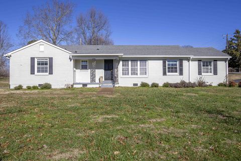 305 Hillview Dr Dickson TN 37055