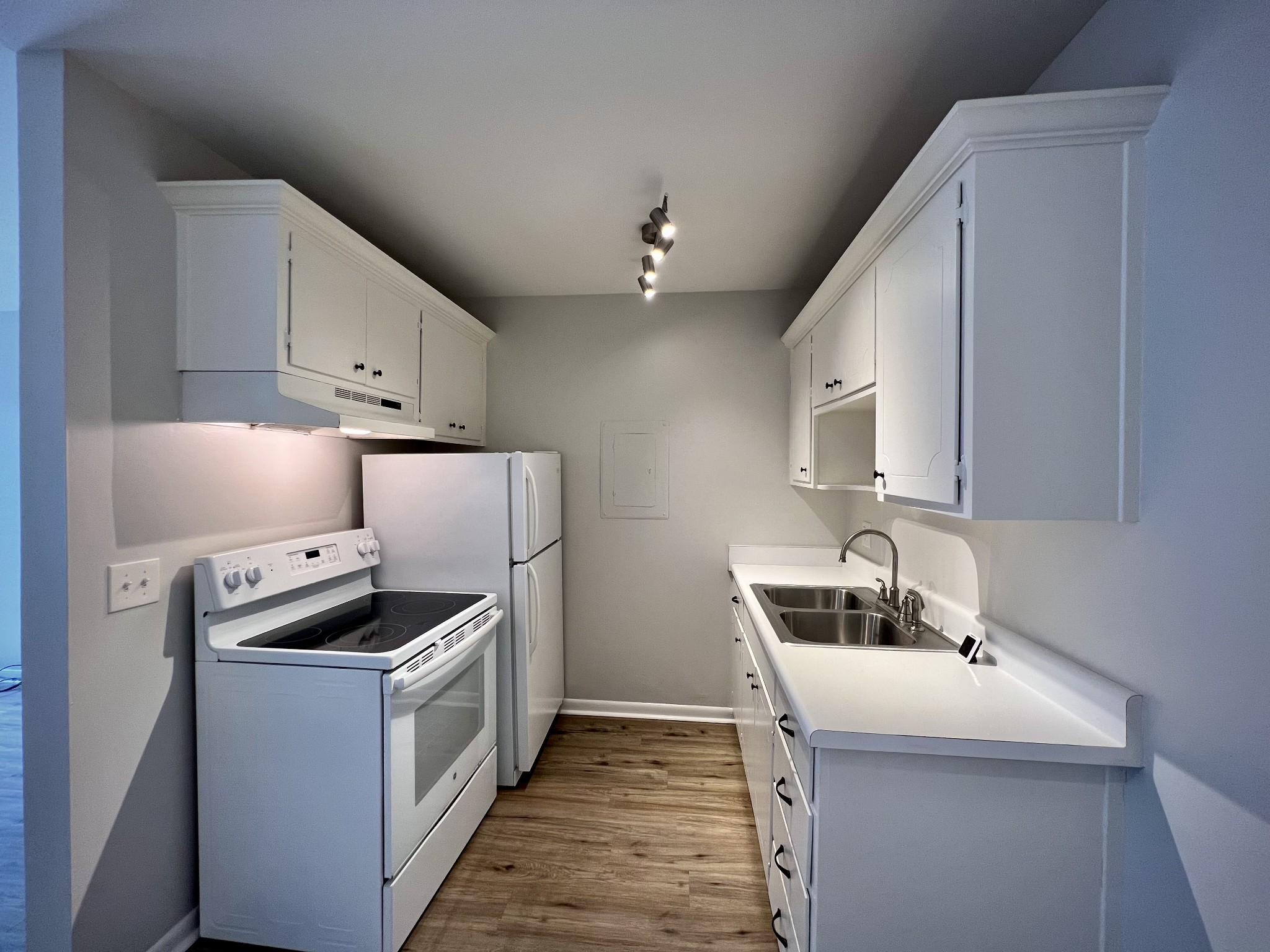 2601 Hillsboro Pike B8