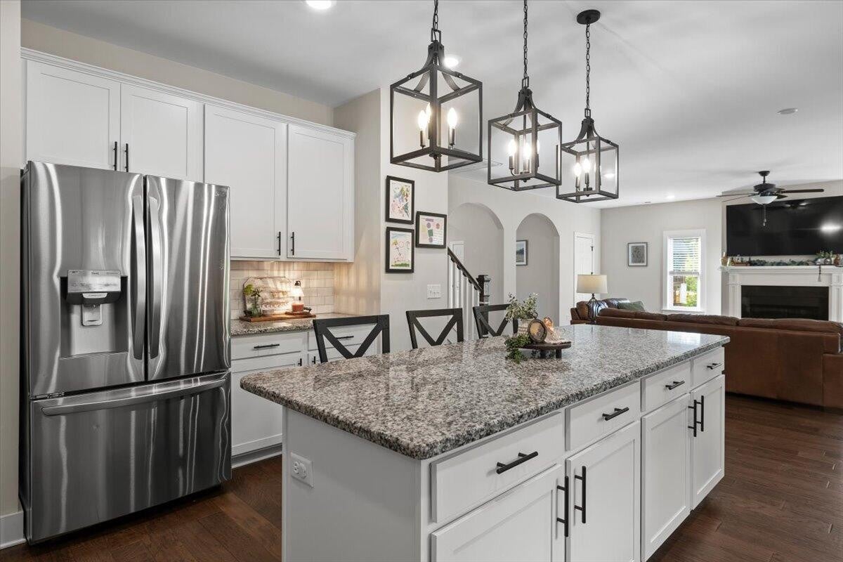 1608 Buttonwood Loop
