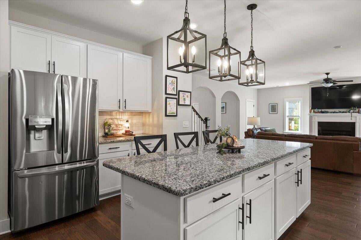 1608 Buttonwood Loop