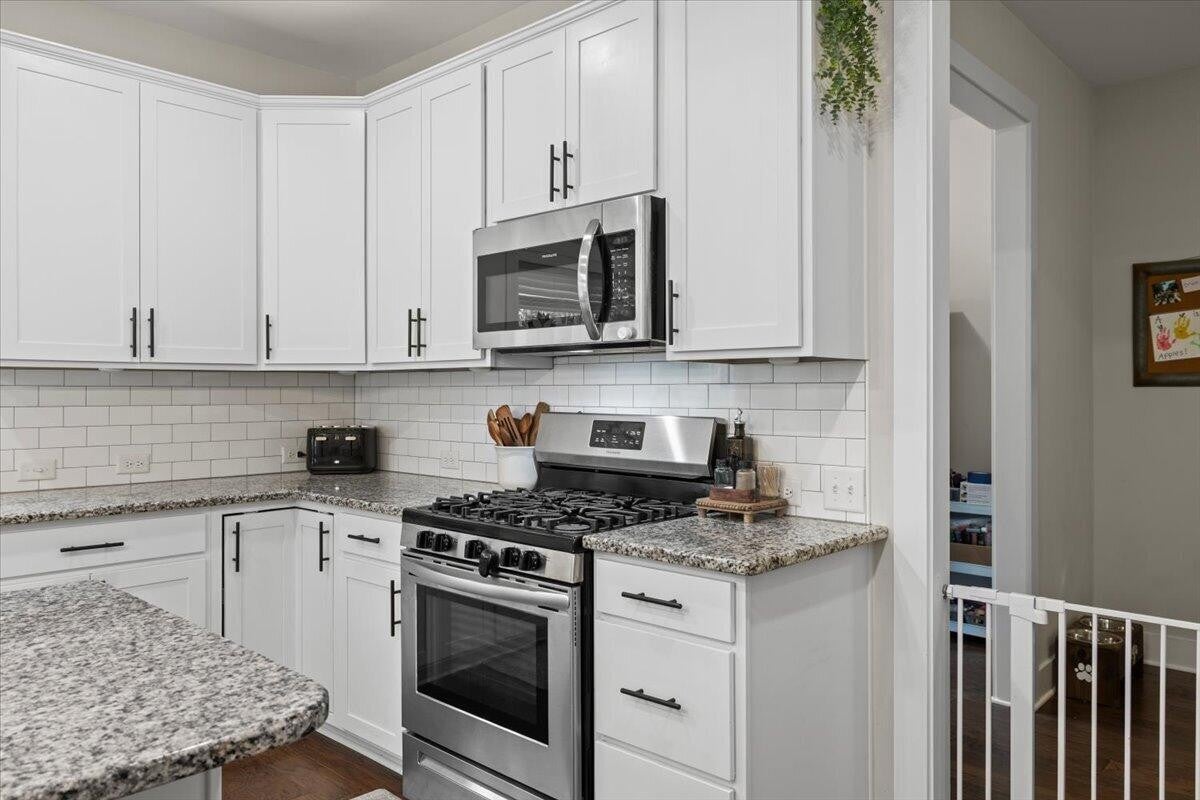 1608 Buttonwood Loop