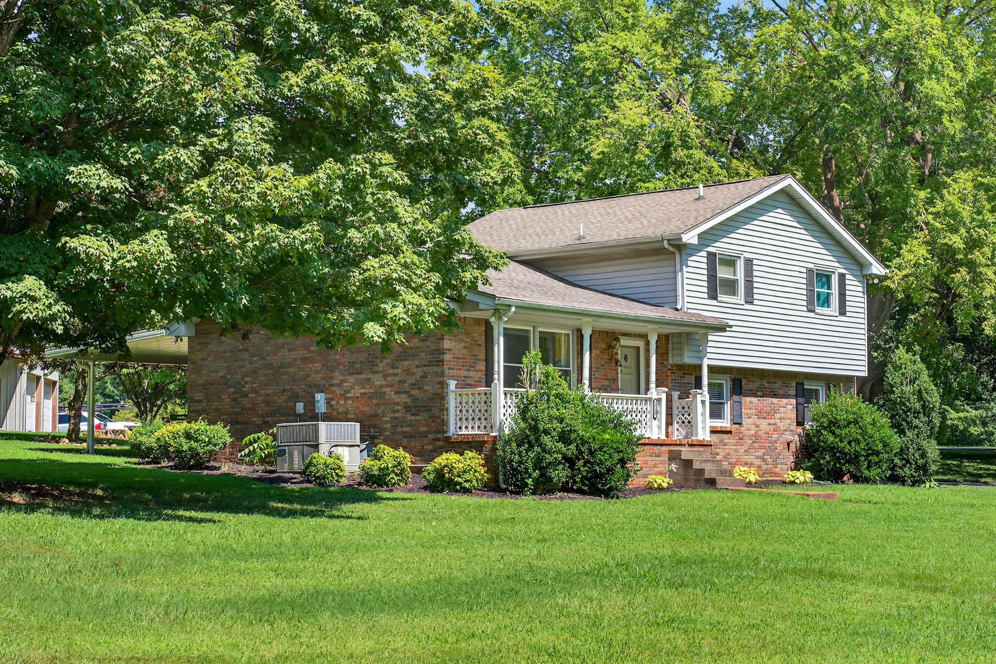 2729 Heights Circle Rd