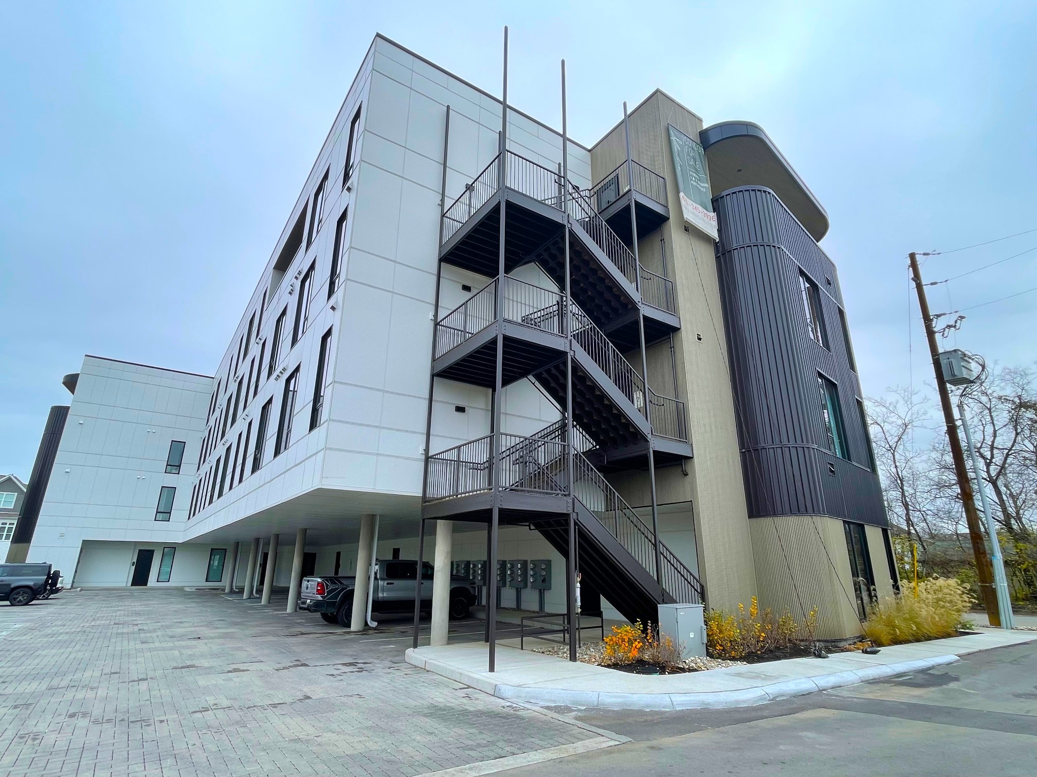 500 Merritt Ave 212