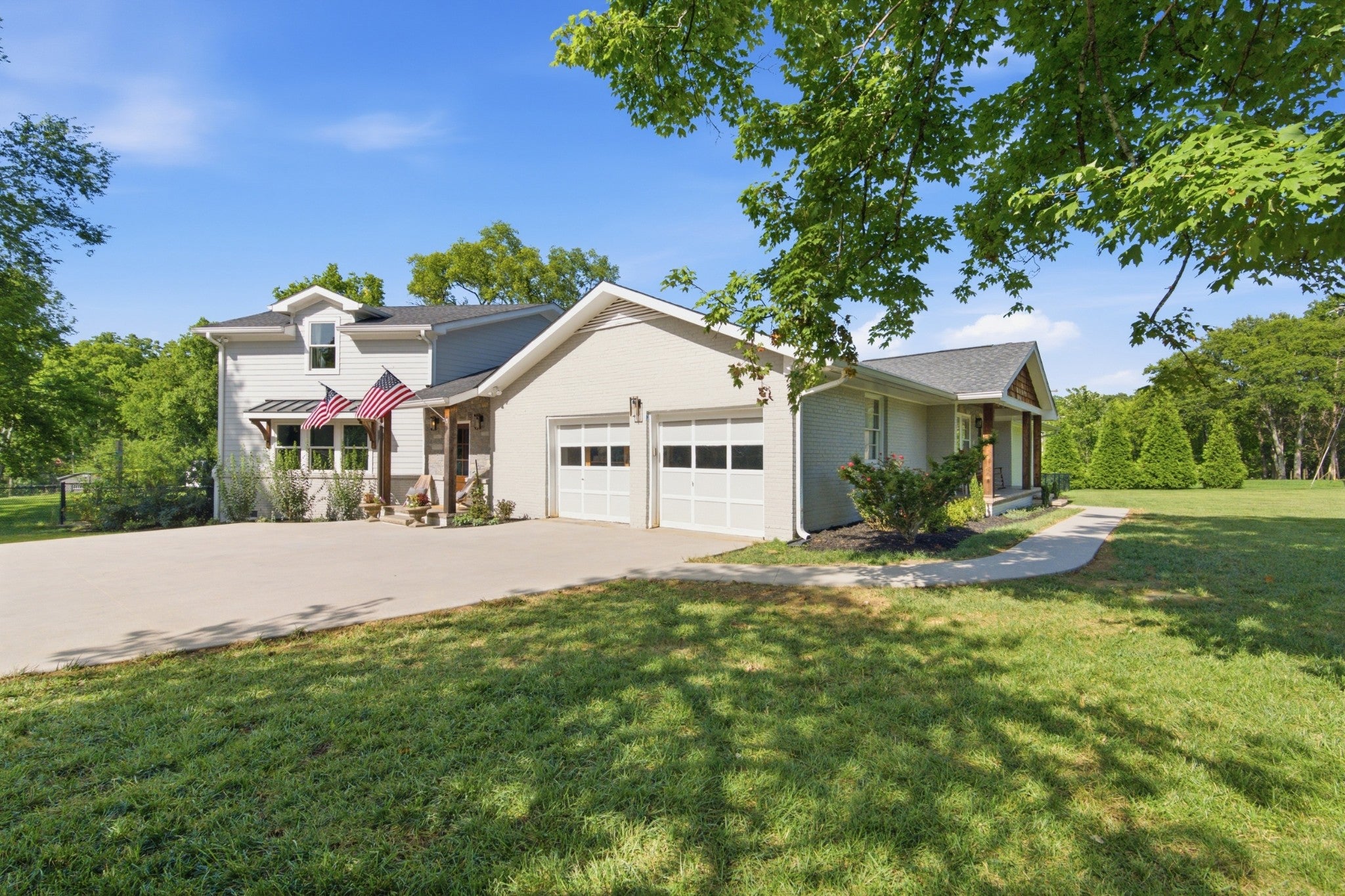 4-bed home for sale in Nashville, TN 37205, 824 Clematis Dr 824 Clematis Dr, Nashville TN 37205 4-bed home, photo 3 of 56