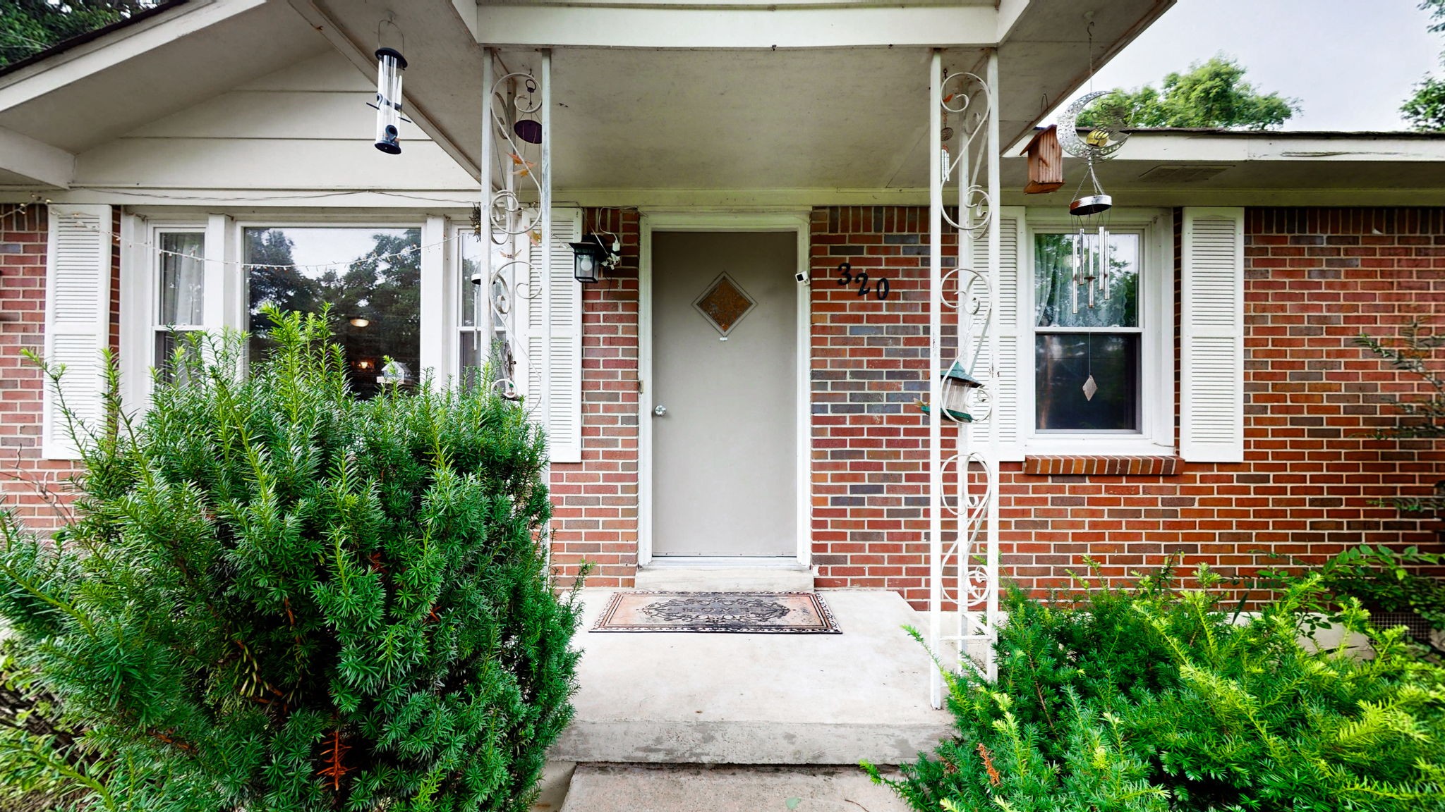 320 Lee Dr