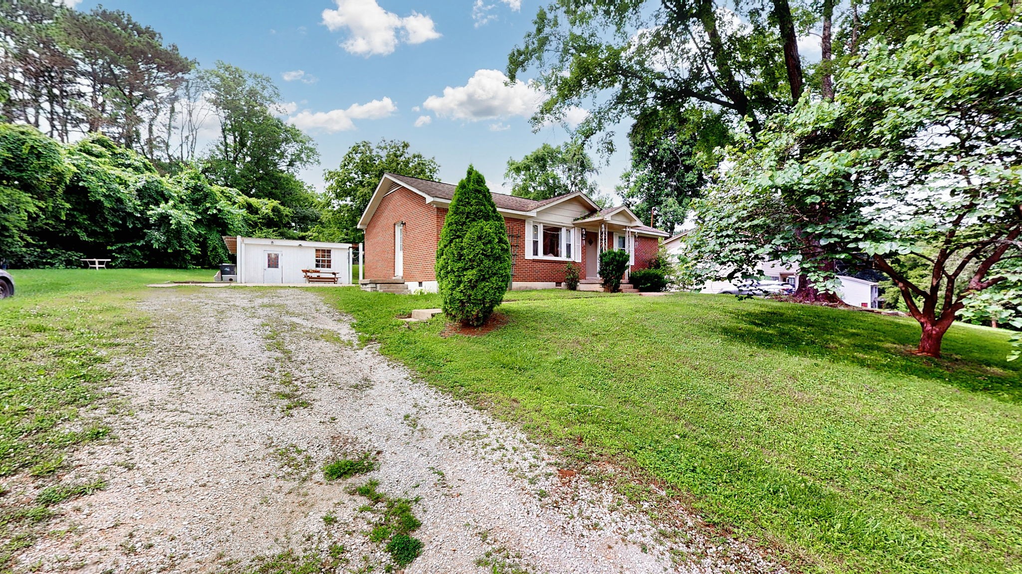 320 Lee Dr