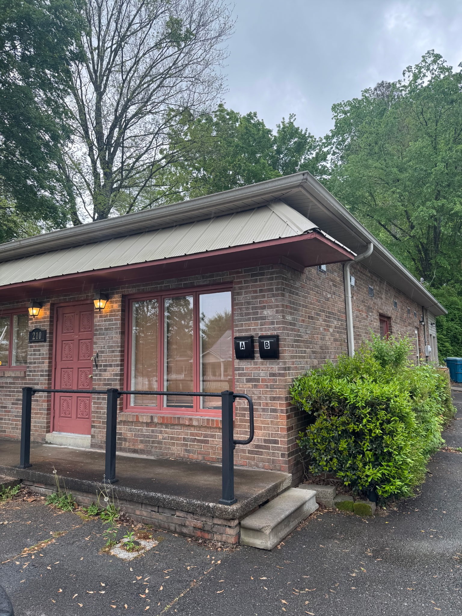 210 E Main St