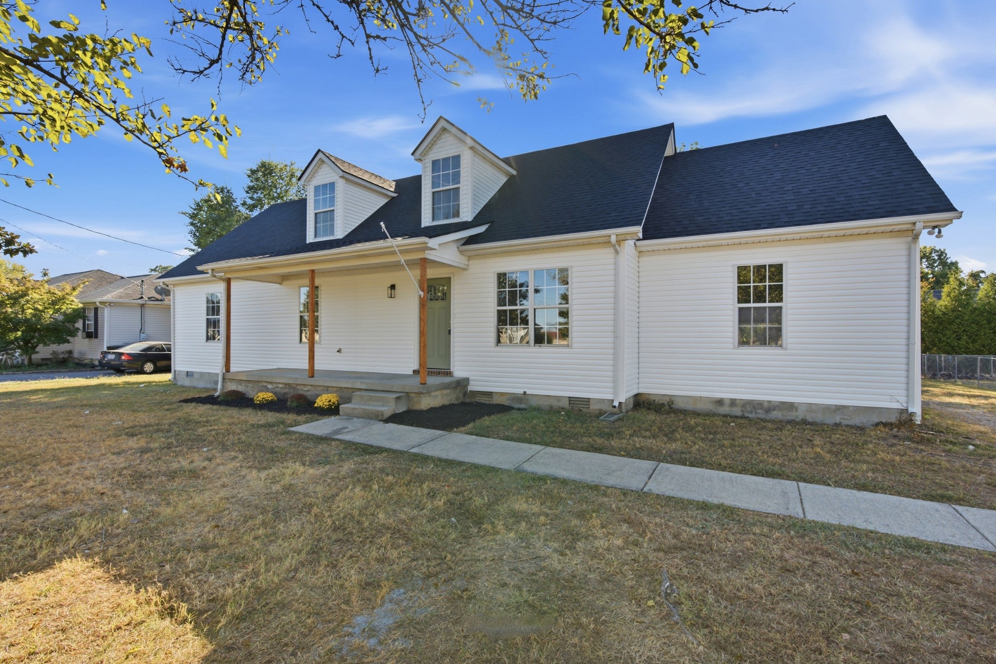 2815 Kedzie Dr