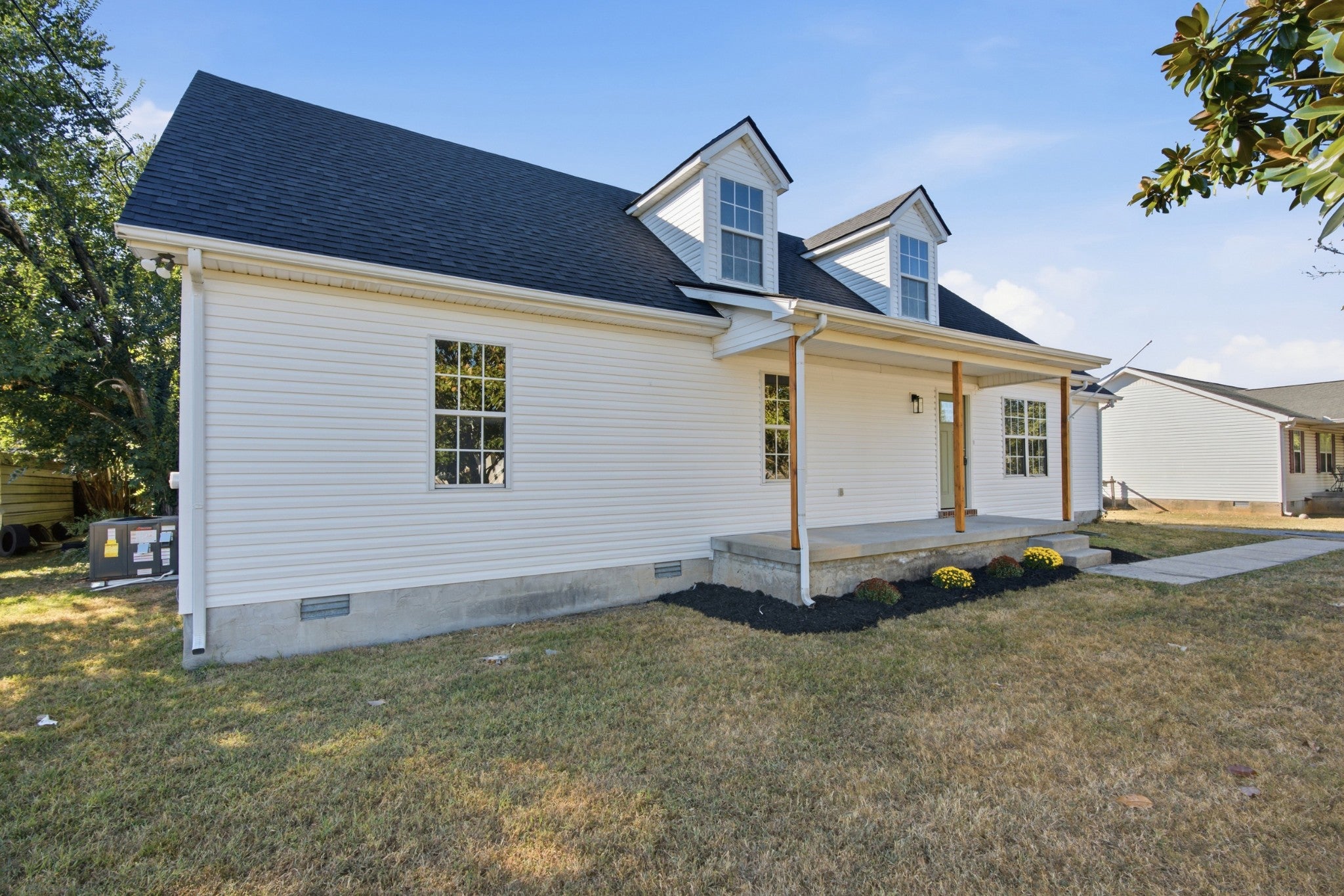 2815 Kedzie Dr