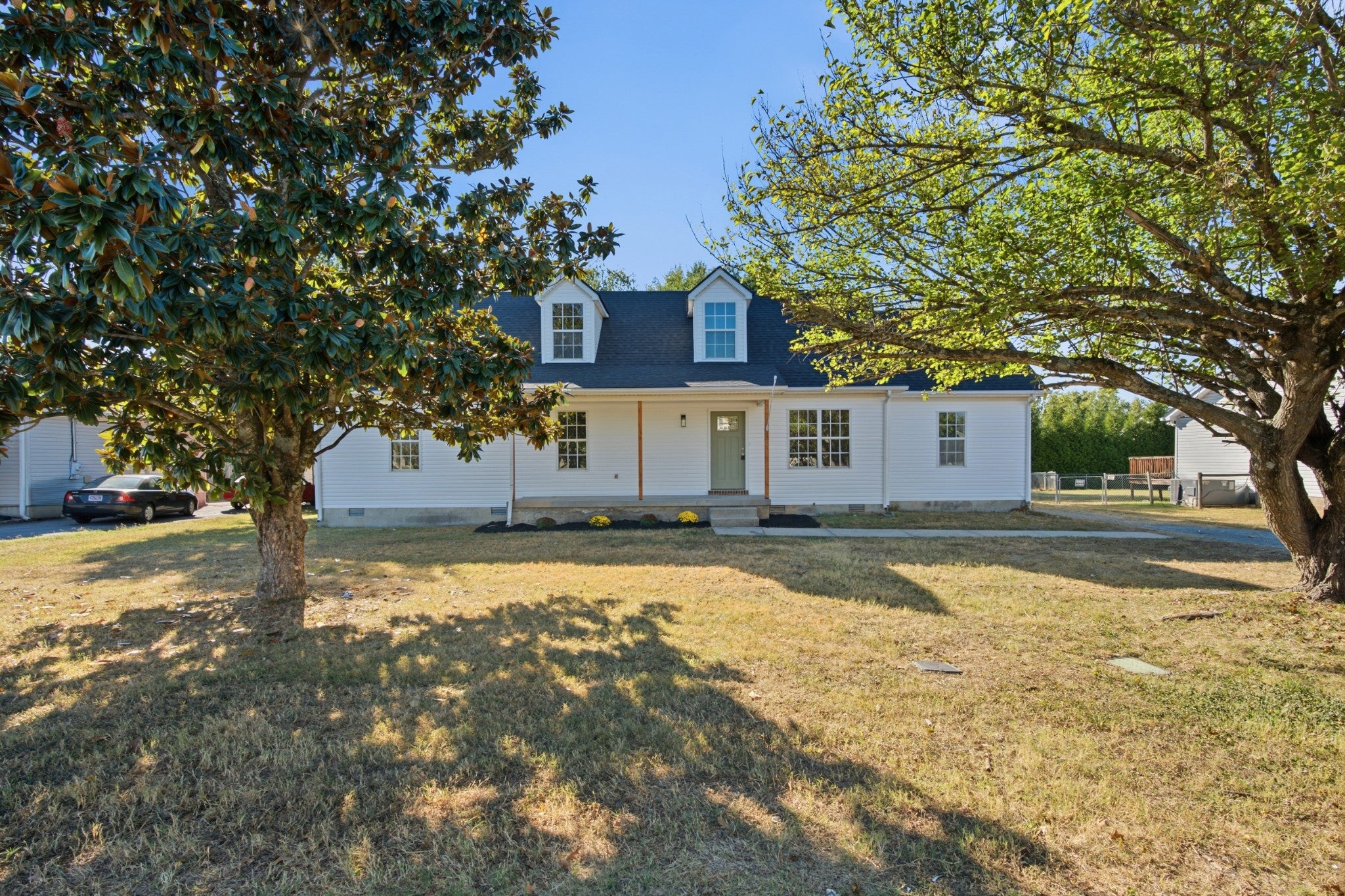 2815 Kedzie Dr