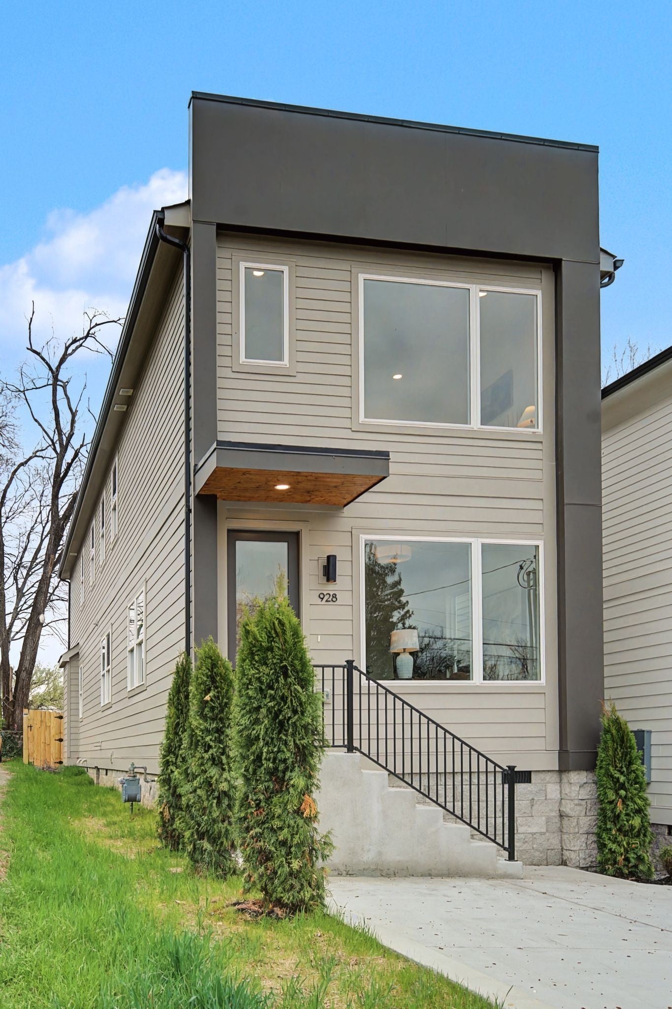 4-bed condo for sale in Nashville, TN 37206, 928 West Ave 928 West Ave, Nashville TN 37206 4-bed condo, photo 2 of 26