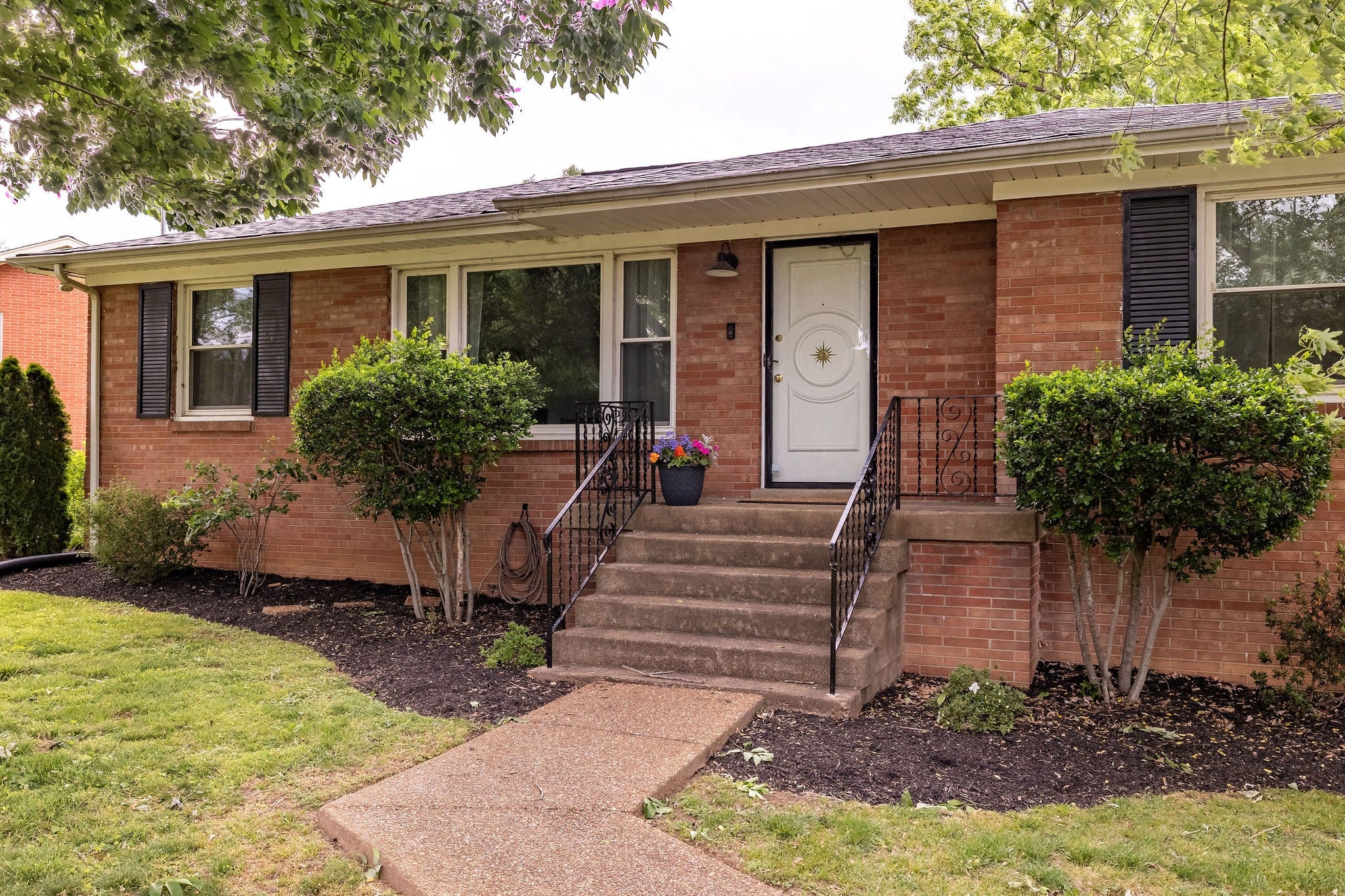 4-bed home at 400 Freda Villa, Madison, sold October 21, 2026