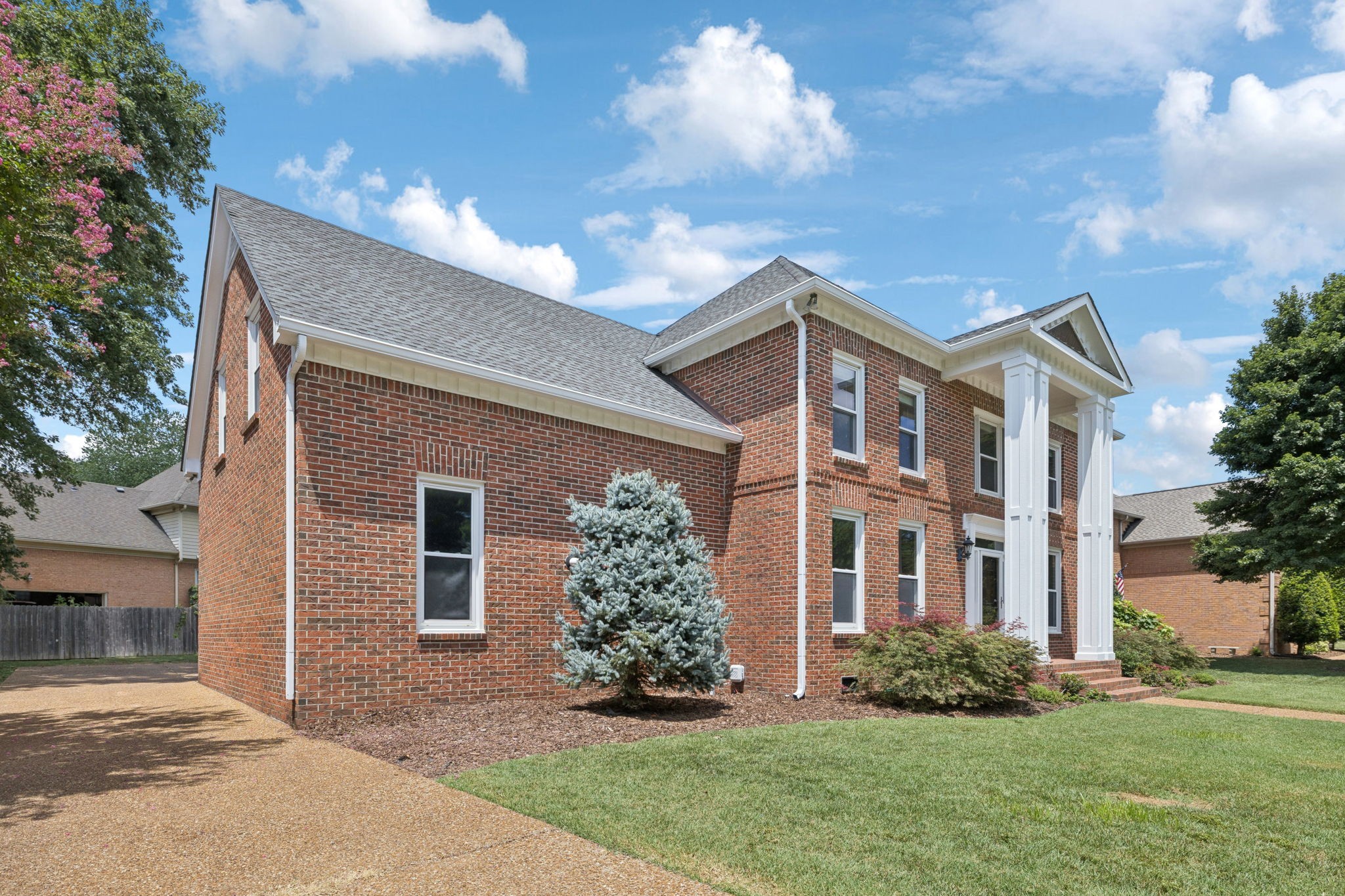 635 Bonnie Pl
