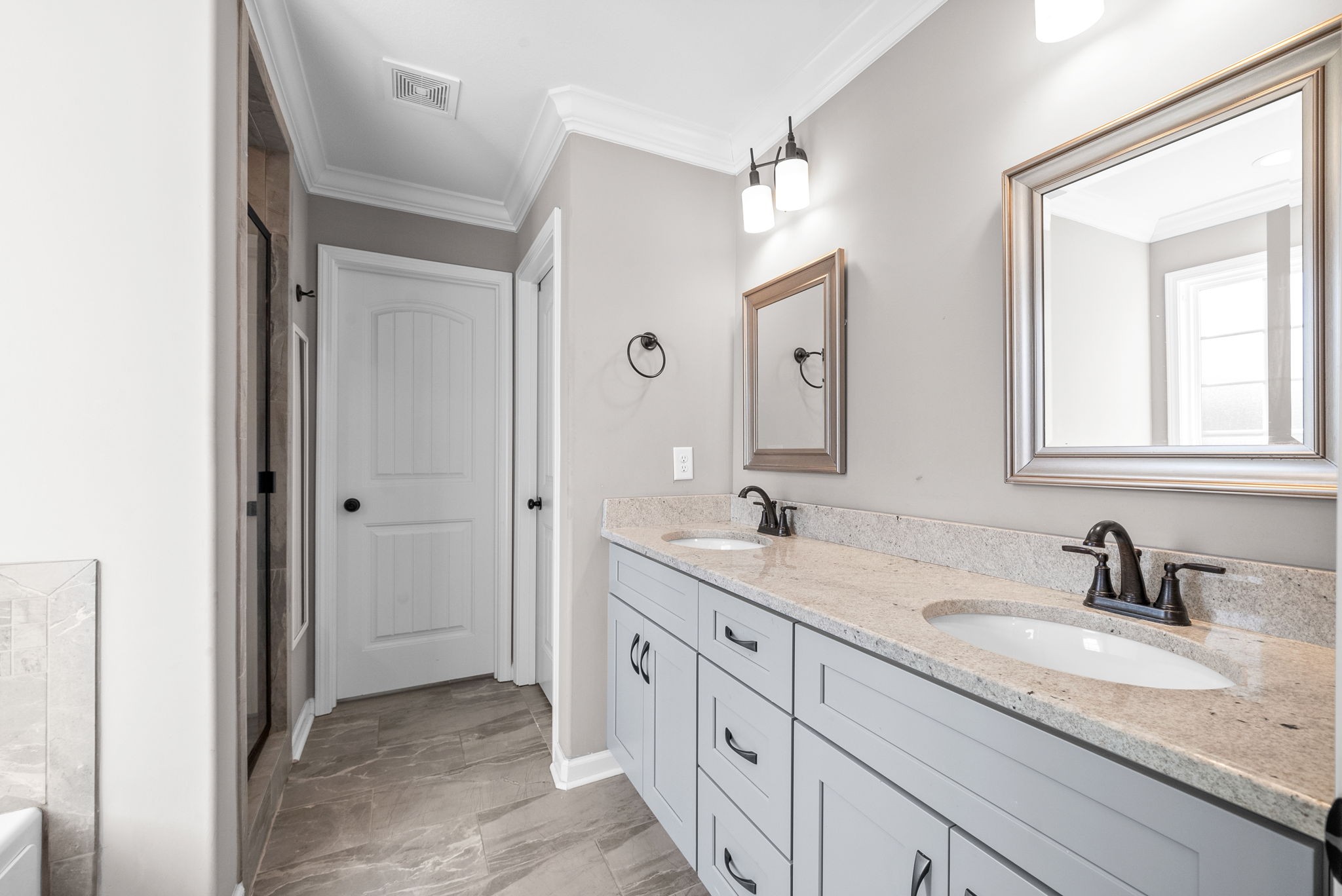 Clarksville, Tennessee 37040, United States, 3 Bedrooms Bedrooms, ,2 BathroomsBathrooms,Residential,Active,20991