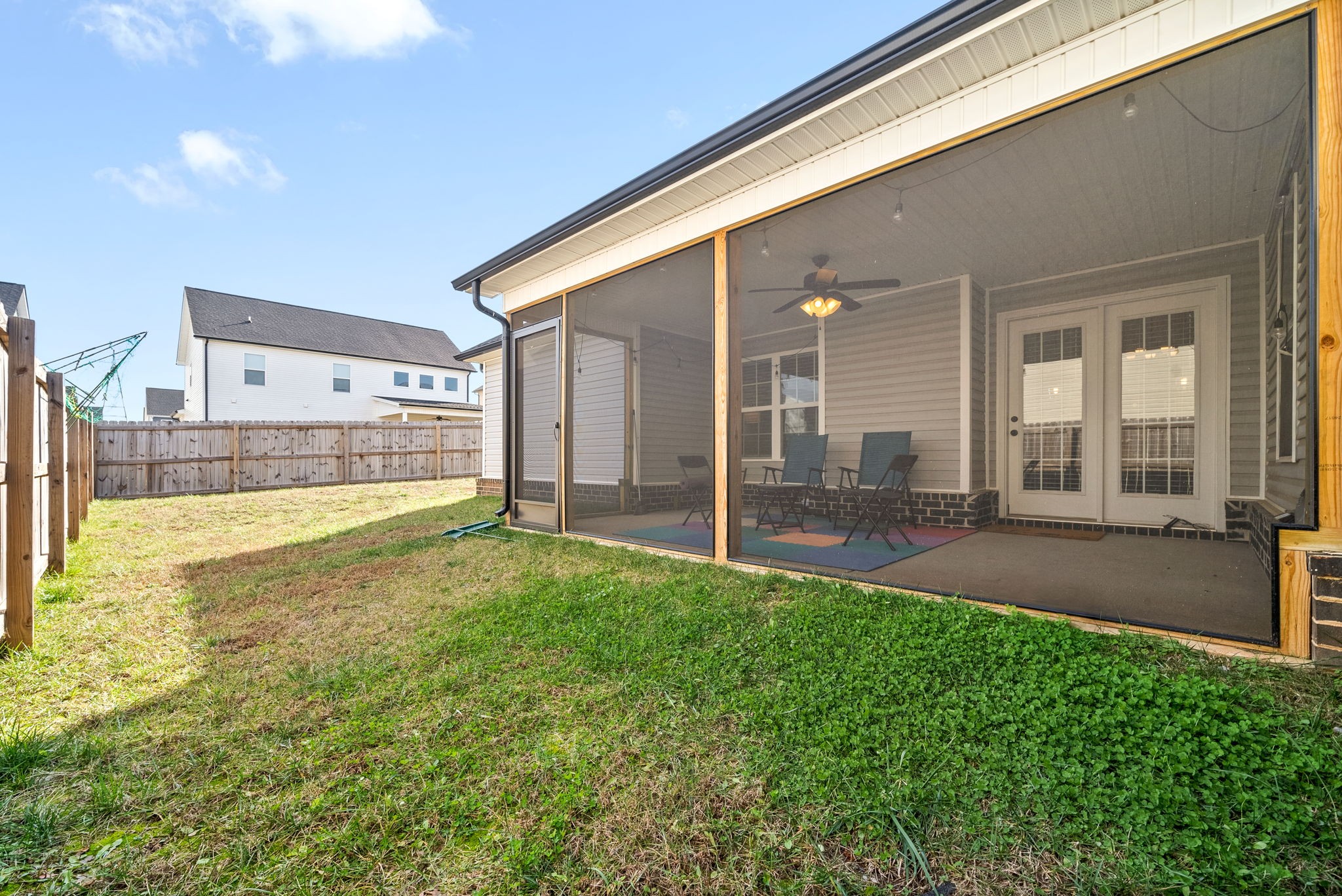 Clarksville, Tennessee 37040, United States, 3 Bedrooms Bedrooms, ,2 BathroomsBathrooms,Residential,Active,20991