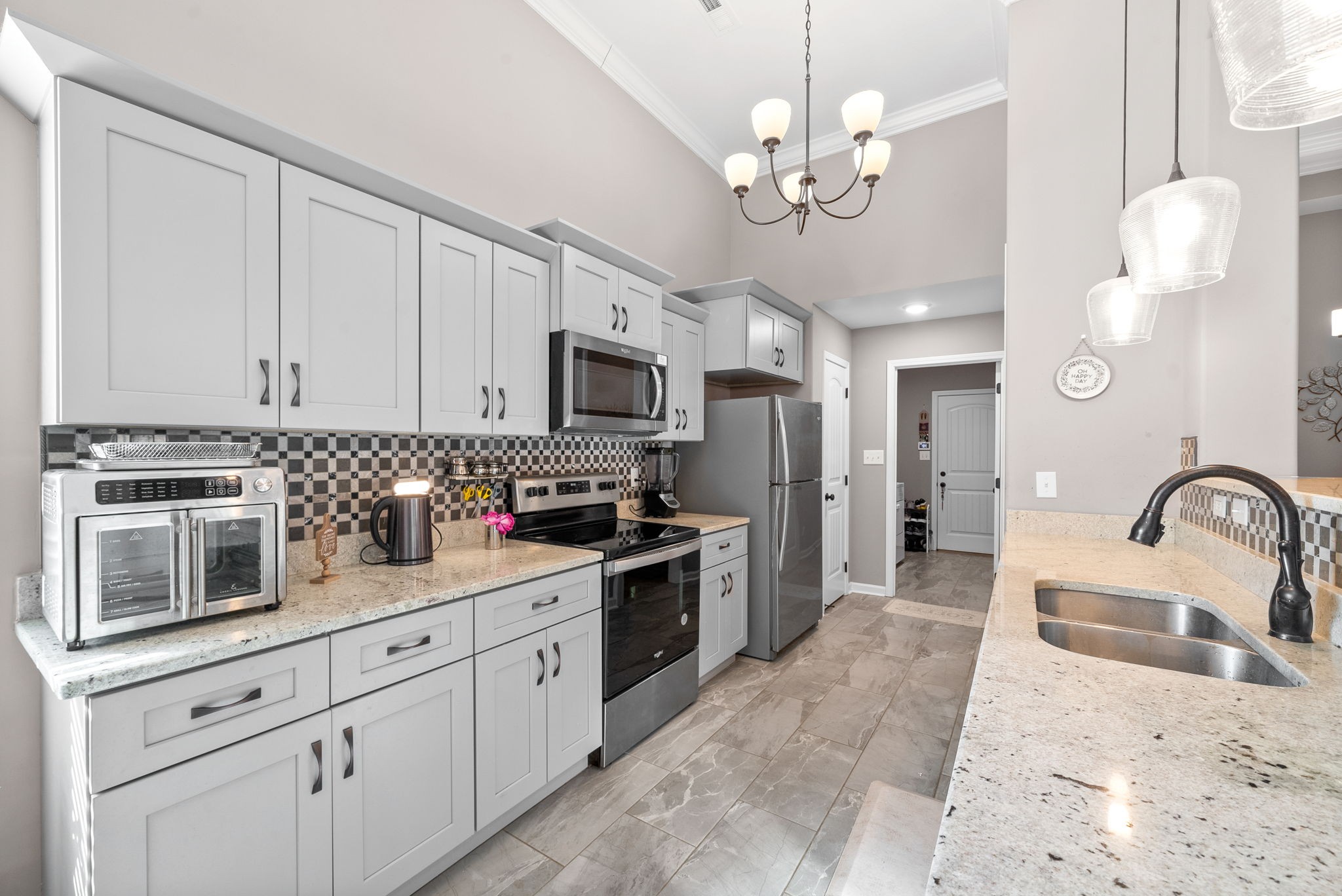 Clarksville, Tennessee 37040, United States, 3 Bedrooms Bedrooms, ,2 BathroomsBathrooms,Residential,Active,20991