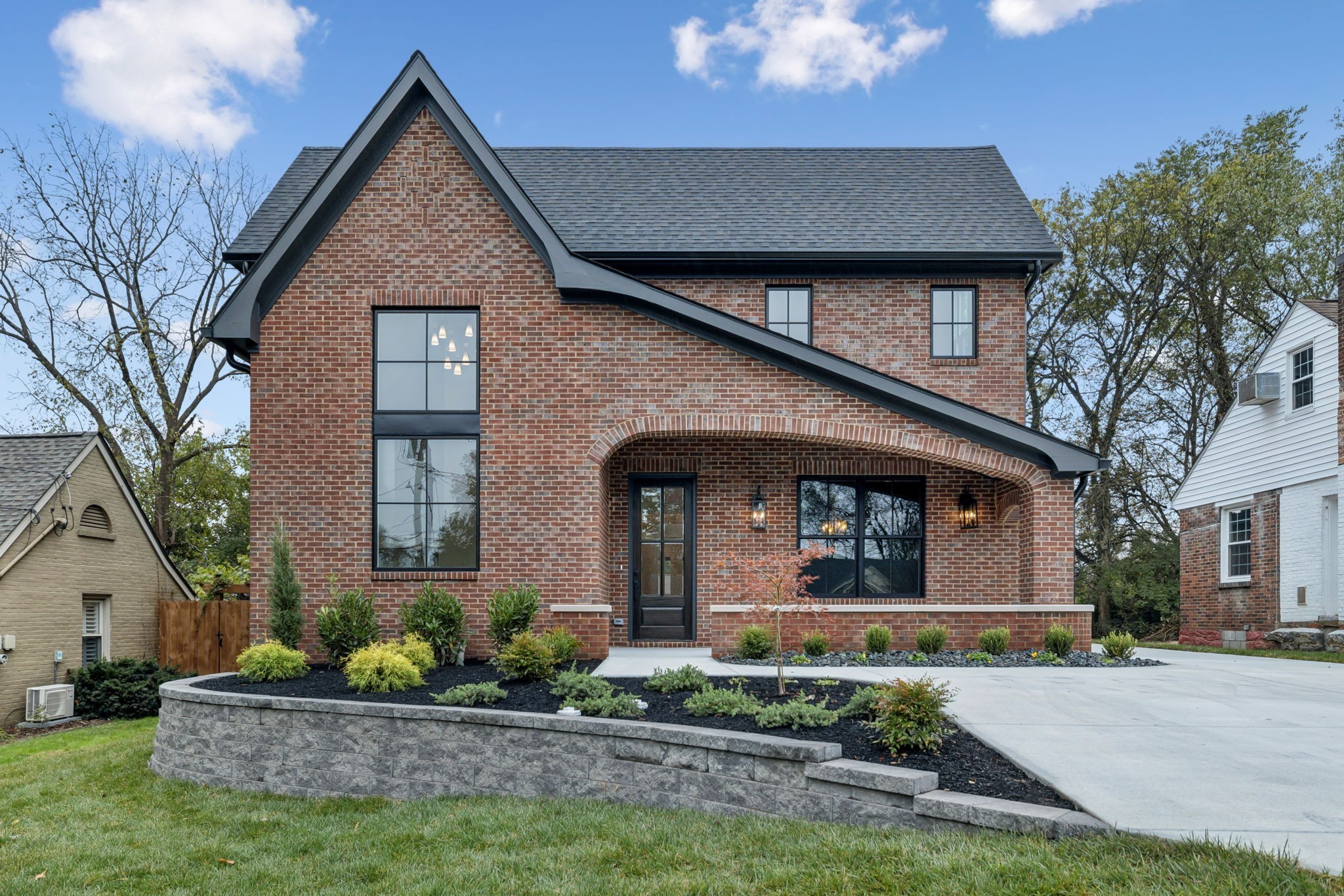 1130 Winding Way