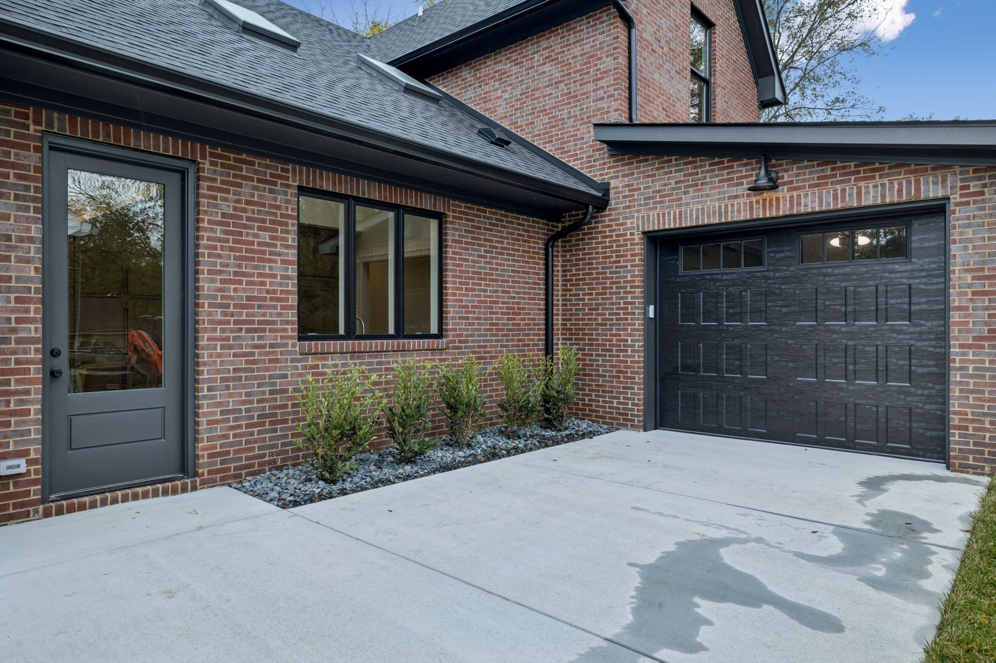 1130 Winding Way