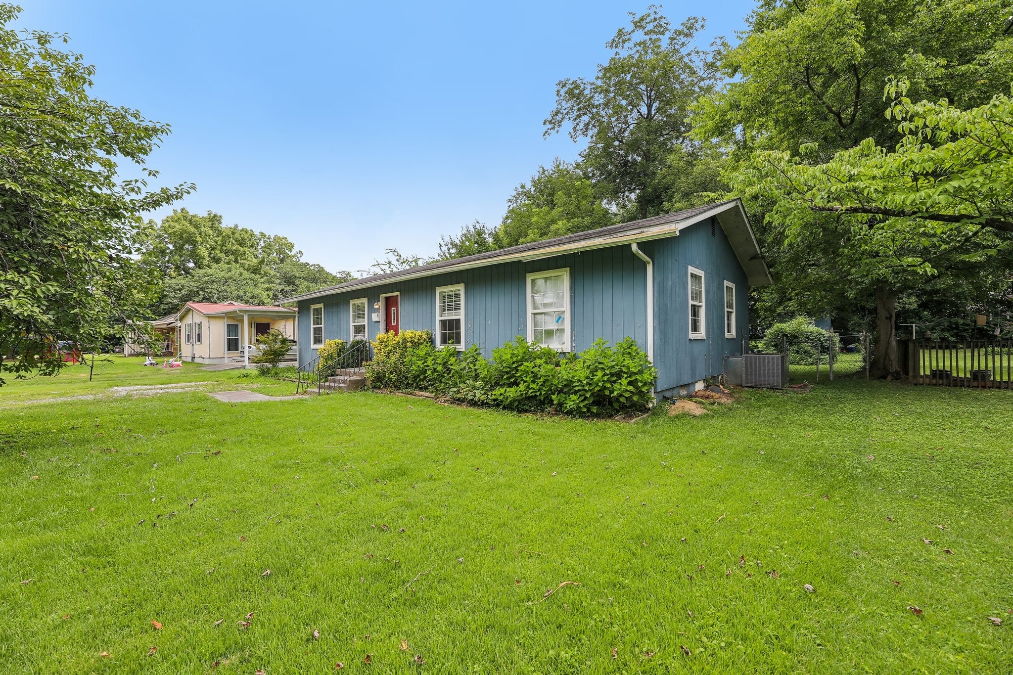 1610 Graybar Ln