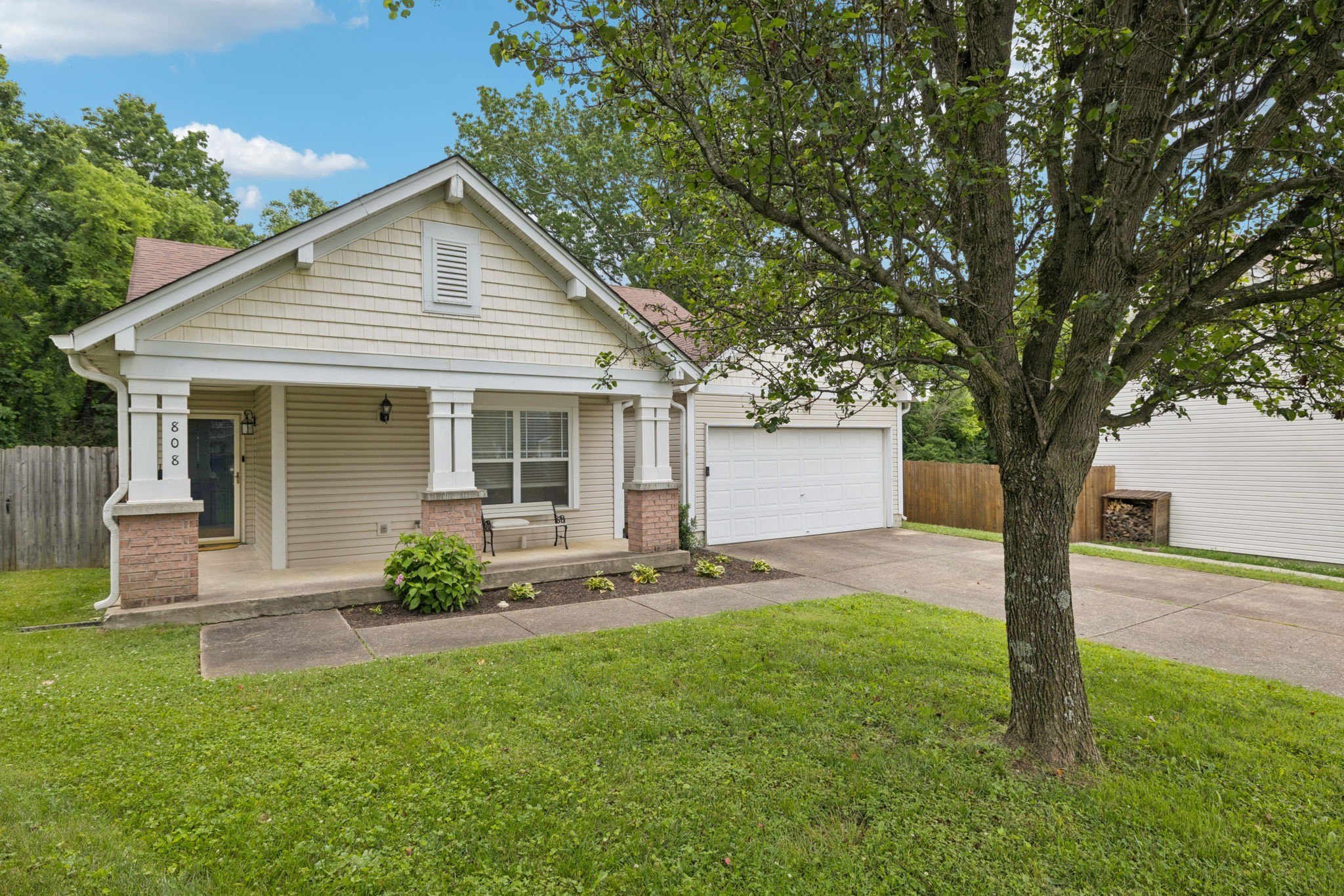 808 Garrett Way Ct