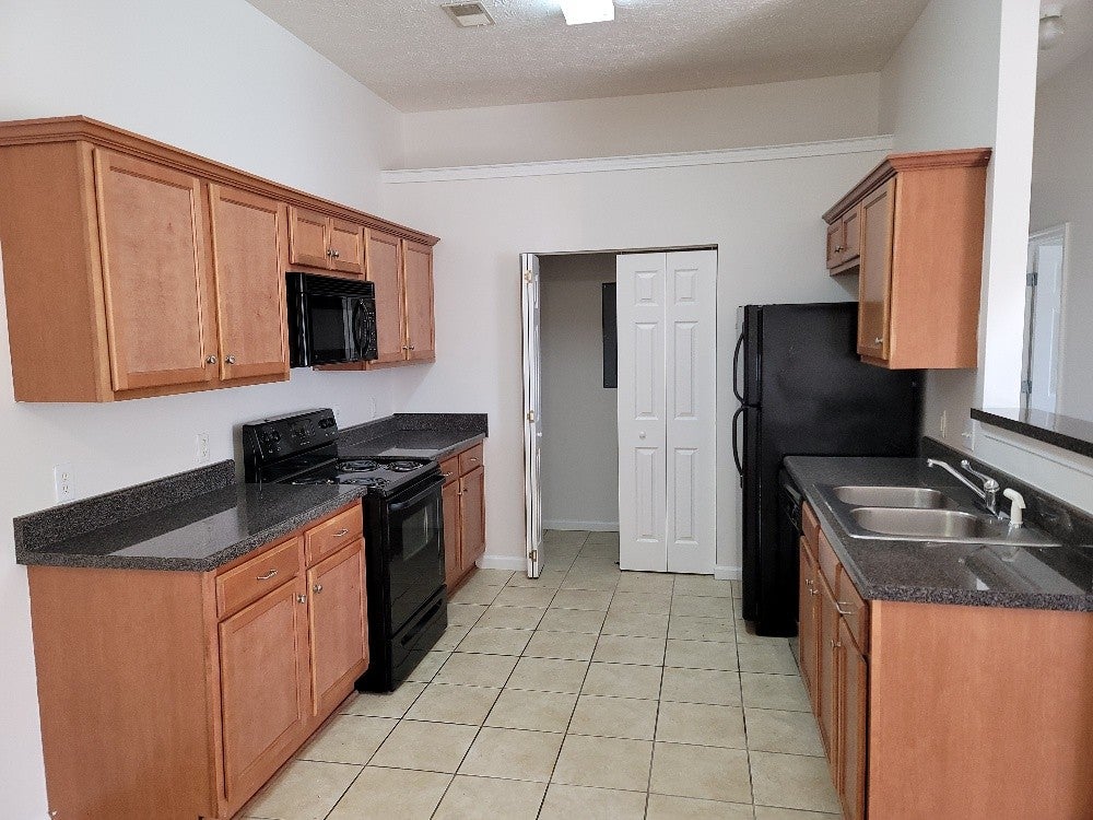 550 Rose Cottage Cir