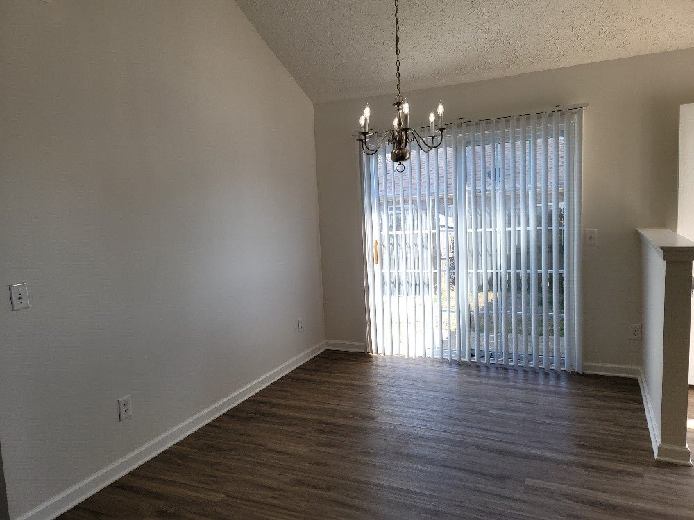 550 Rose Cottage Cir