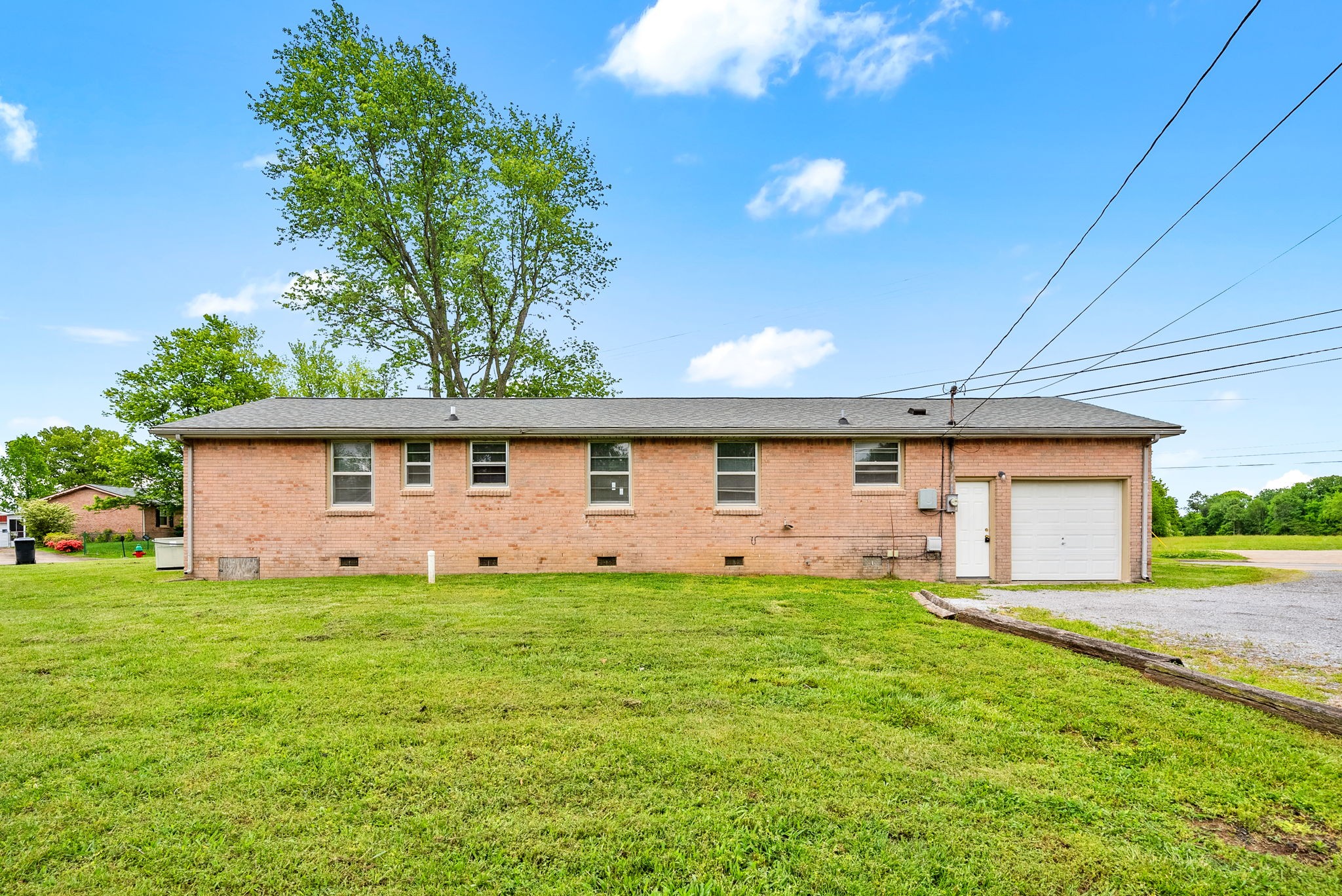 Clarksville, Tennessee 37042, United States, 3 Bedrooms Bedrooms, ,2 BathroomsBathrooms,Residential,Active,124965
