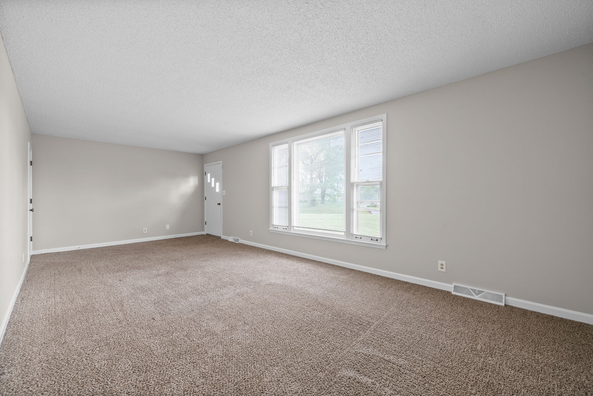 Clarksville, Tennessee 37042, United States, 3 Bedrooms Bedrooms, ,2 BathroomsBathrooms,Residential,Active,124965