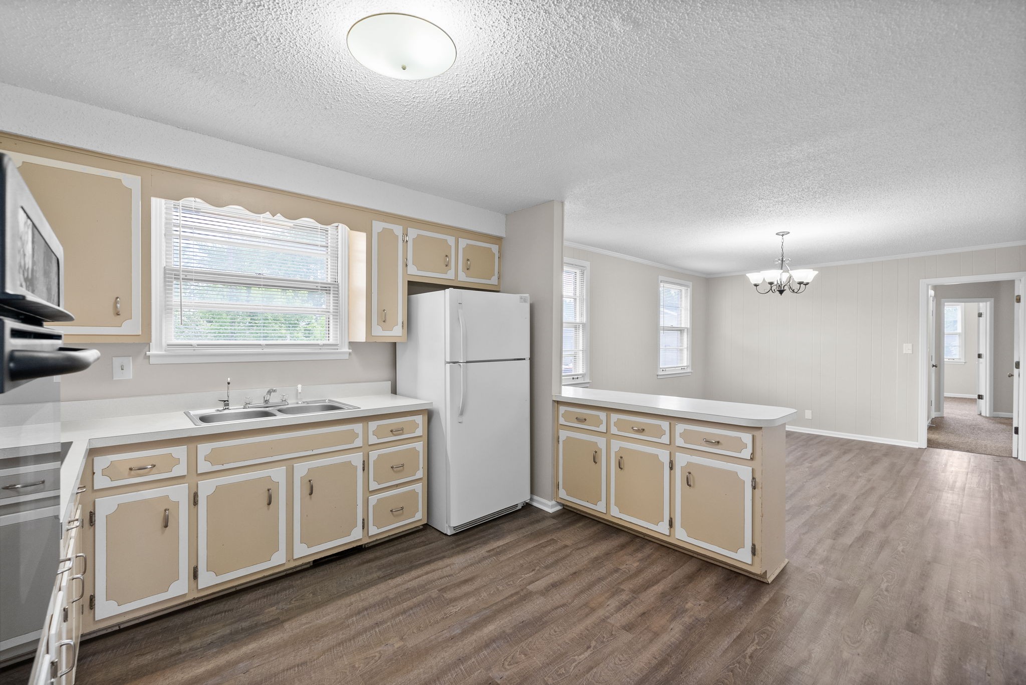 Clarksville, Tennessee 37042, United States, 3 Bedrooms Bedrooms, ,2 BathroomsBathrooms,Residential,Active,124965