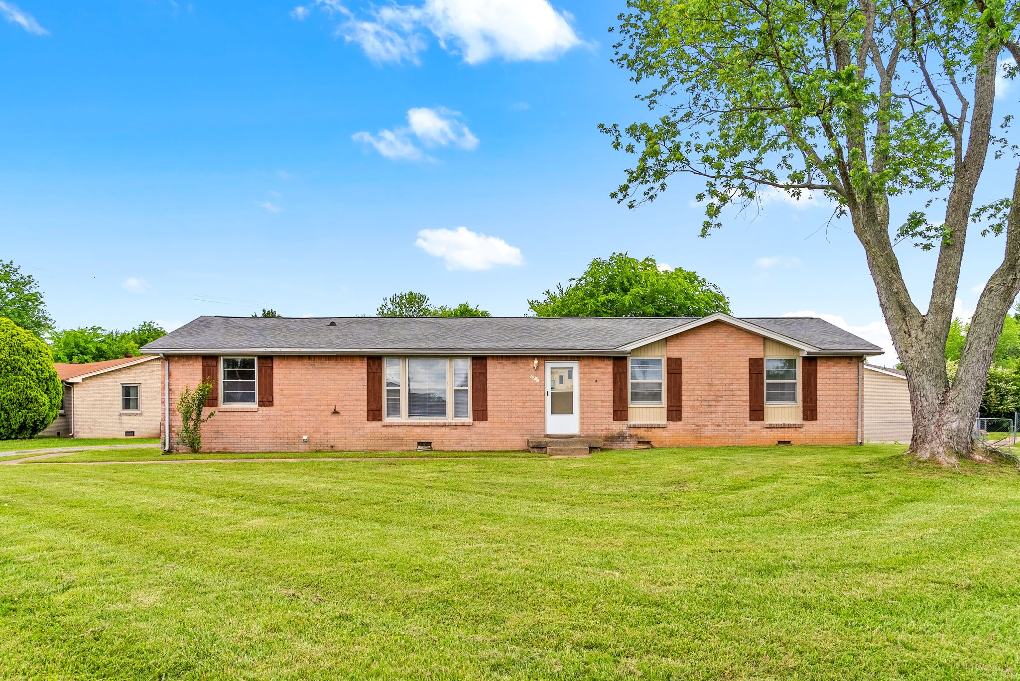 Clarksville, Tennessee 37042, United States, 3 Bedrooms Bedrooms, ,2 BathroomsBathrooms,Residential,Active,124965