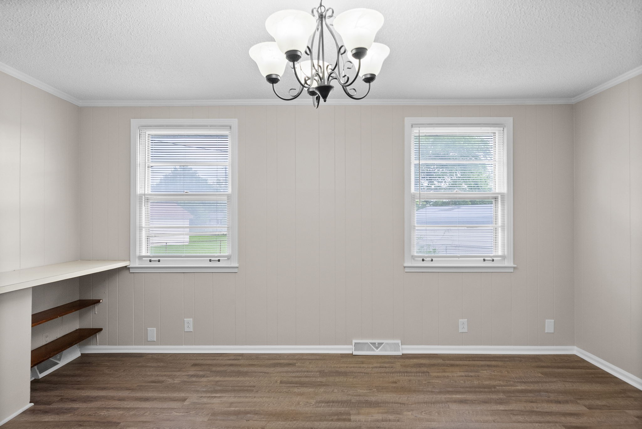 Clarksville, Tennessee 37042, United States, 3 Bedrooms Bedrooms, ,2 BathroomsBathrooms,Residential,Active,124965