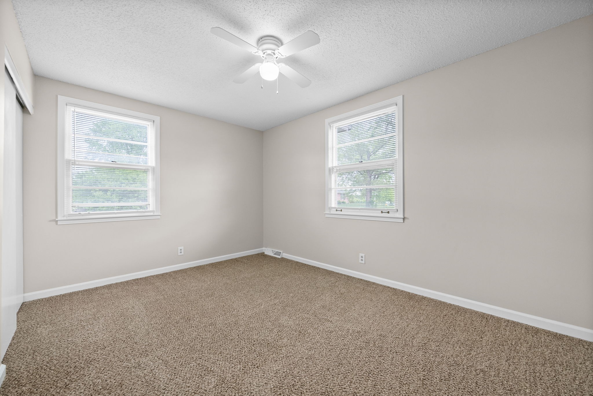 Clarksville, Tennessee 37042, United States, 3 Bedrooms Bedrooms, ,2 BathroomsBathrooms,Residential,Active,124965