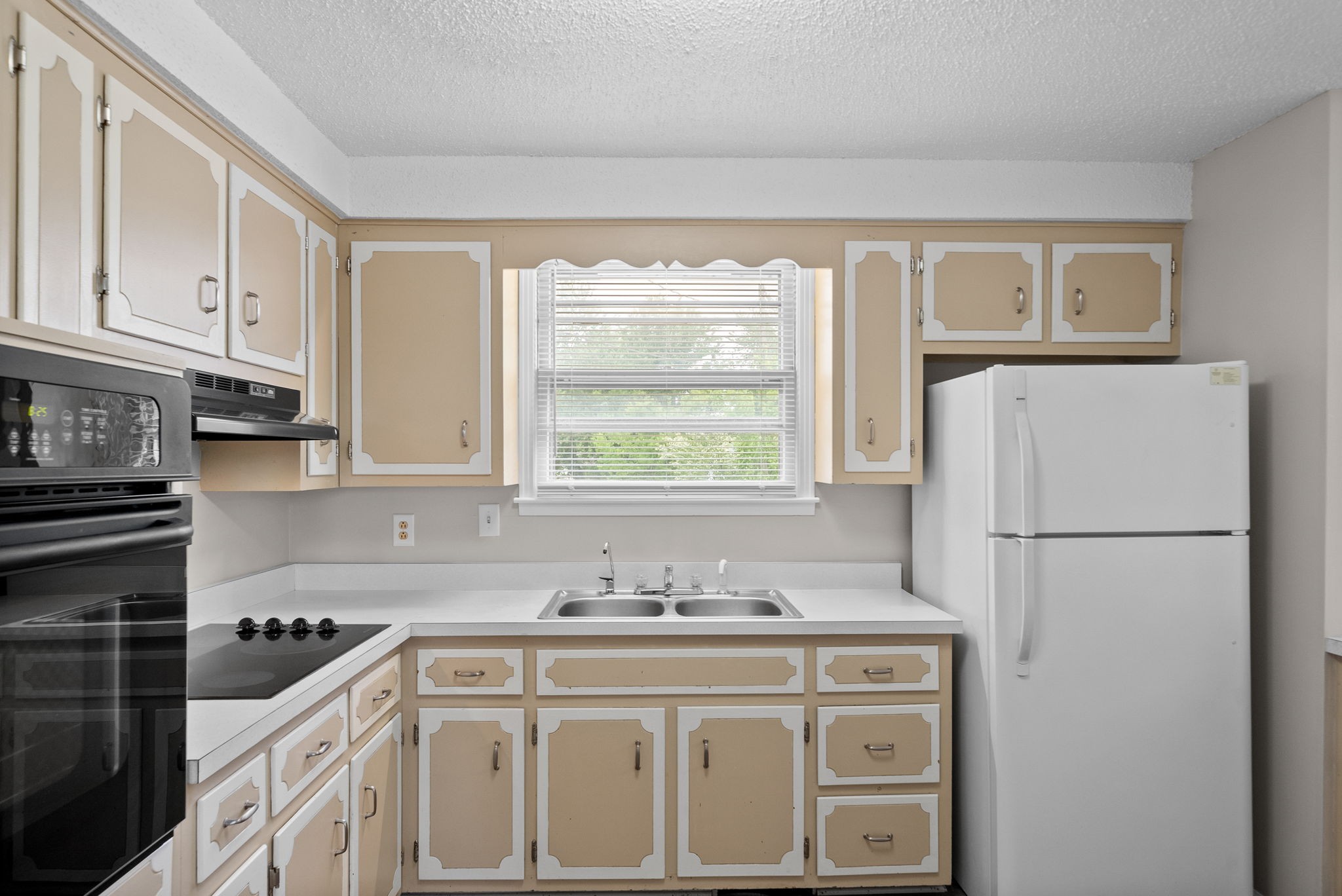 Clarksville, Tennessee 37042, United States, 3 Bedrooms Bedrooms, ,2 BathroomsBathrooms,Residential,Active,124965