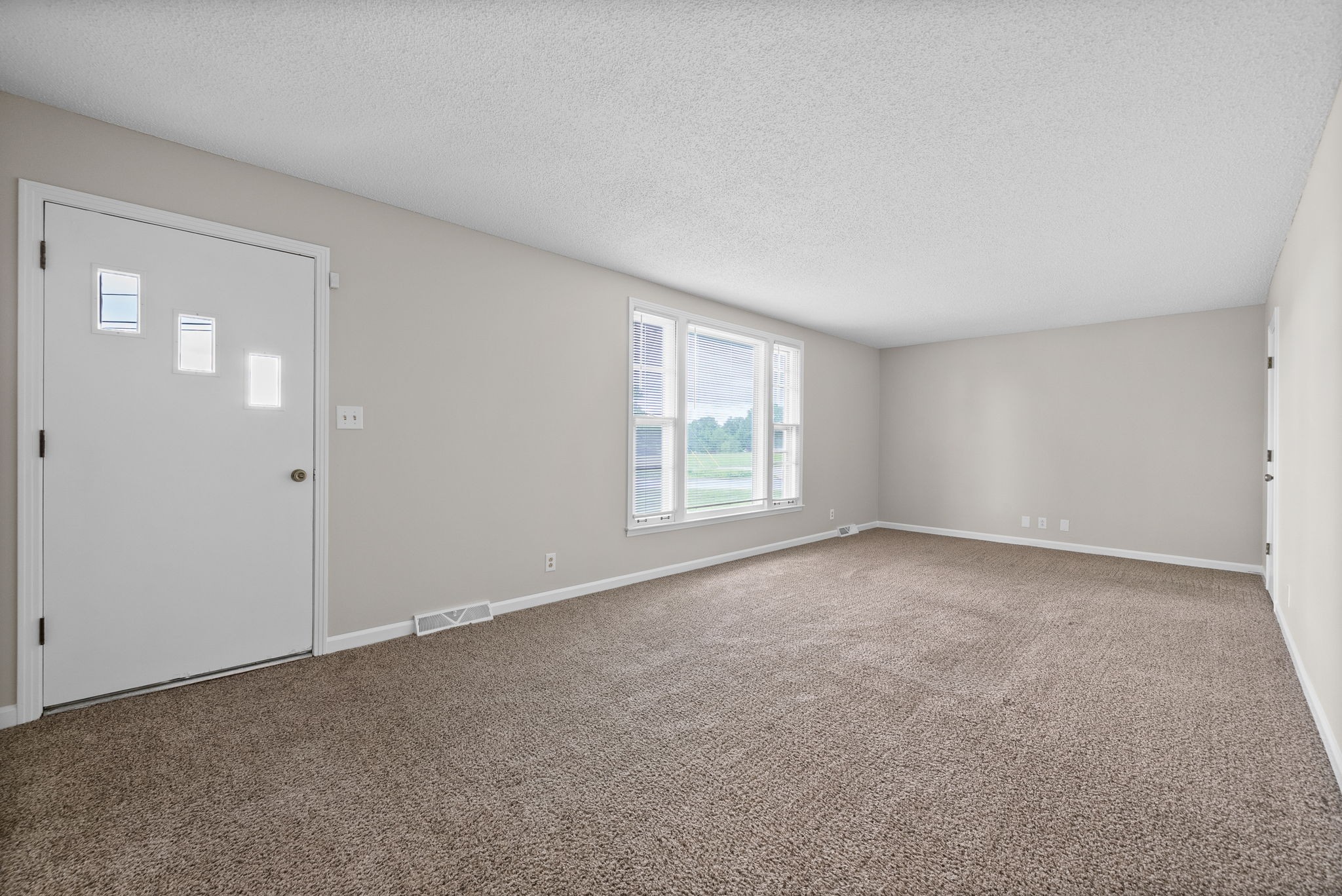 Clarksville, Tennessee 37042, United States, 3 Bedrooms Bedrooms, ,2 BathroomsBathrooms,Residential,Active,124965