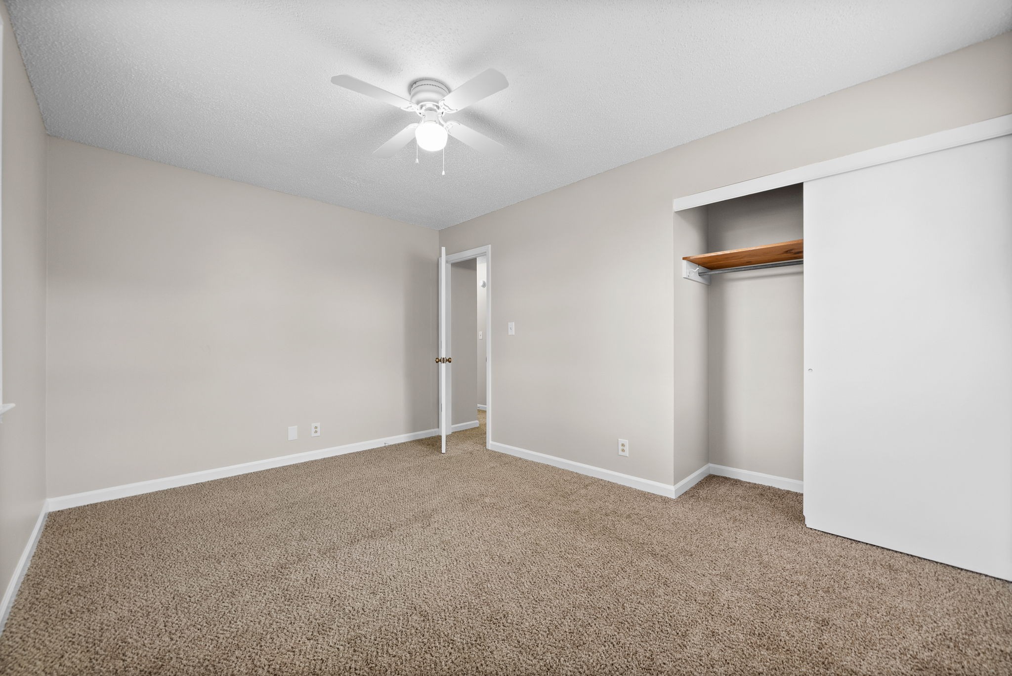 Clarksville, Tennessee 37042, United States, 3 Bedrooms Bedrooms, ,2 BathroomsBathrooms,Residential,Active,124965