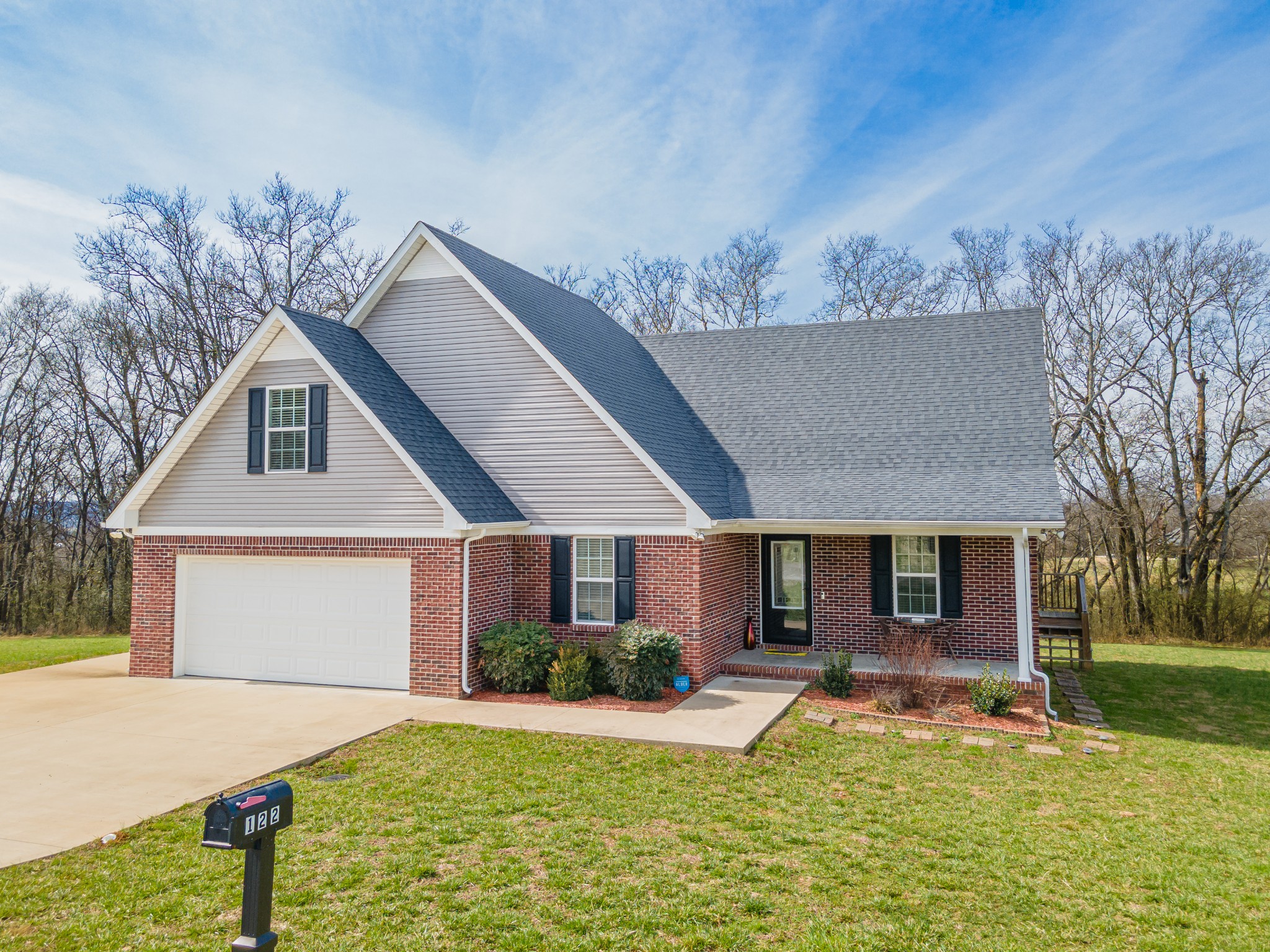 122 Lookout Ln