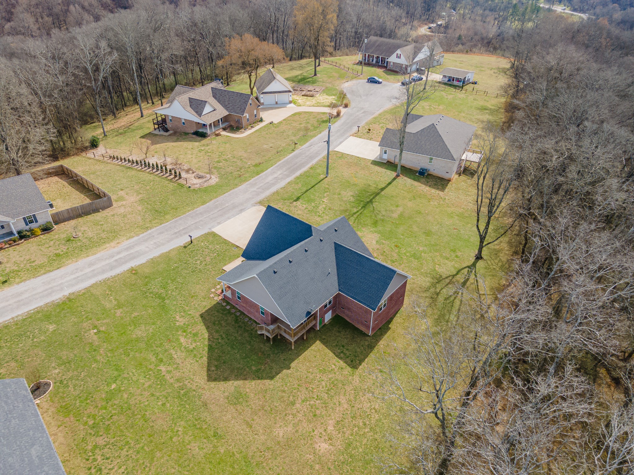 122 Lookout Ln