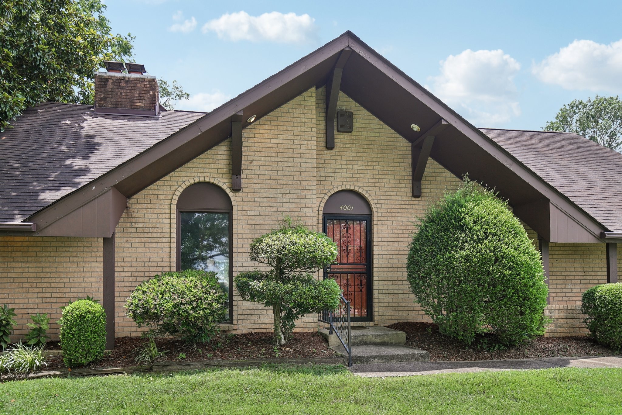 4001 Lake Pkwy