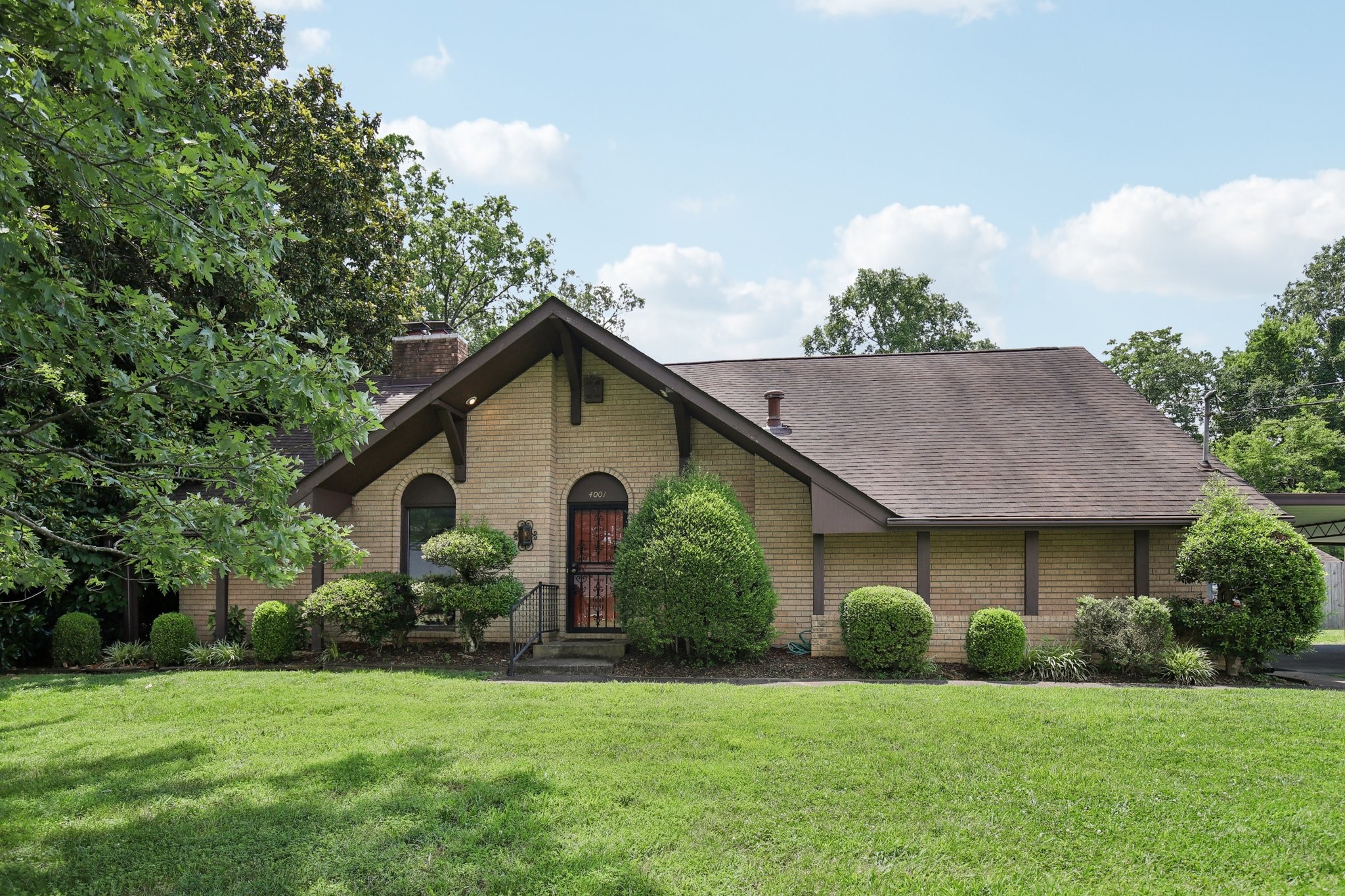 4001 Lake Pkwy