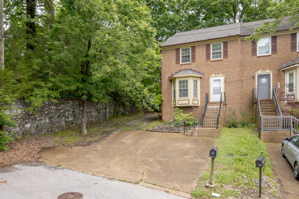 1034 Pleasant View Dr
