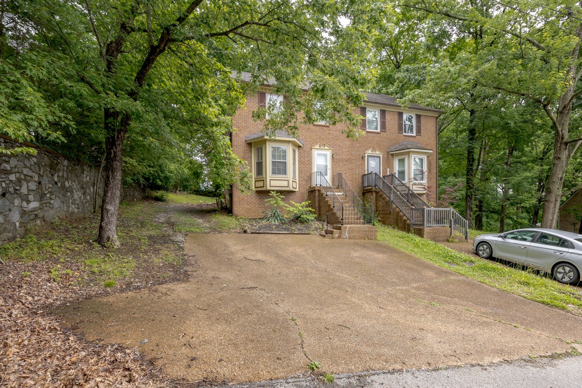 1034 Pleasant View Dr