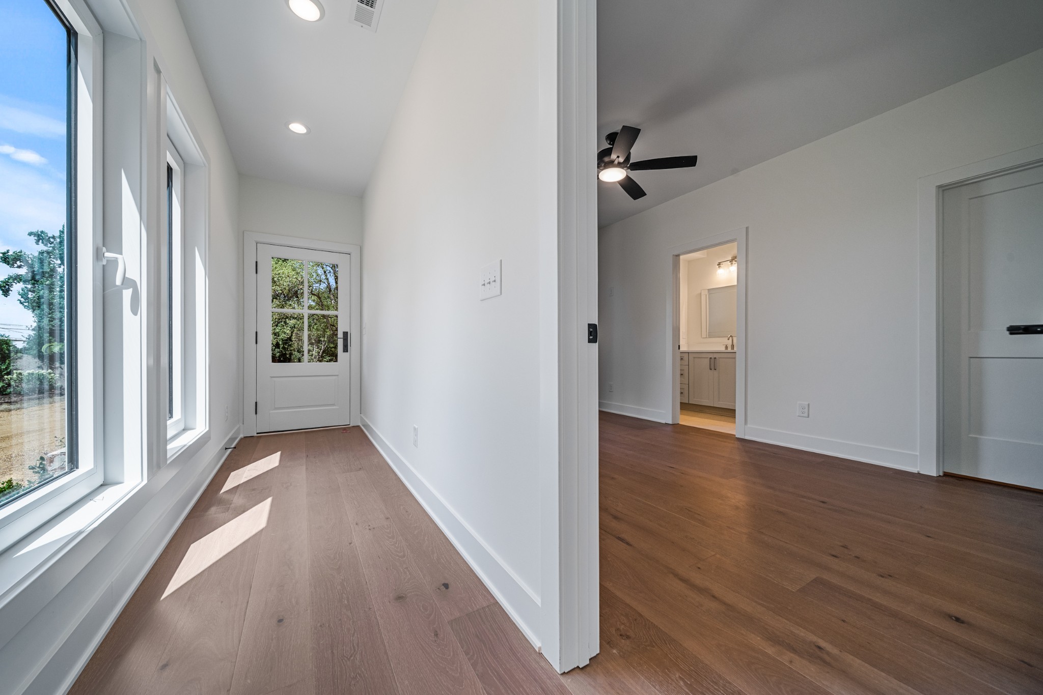 533 Whispering Hills Dr B