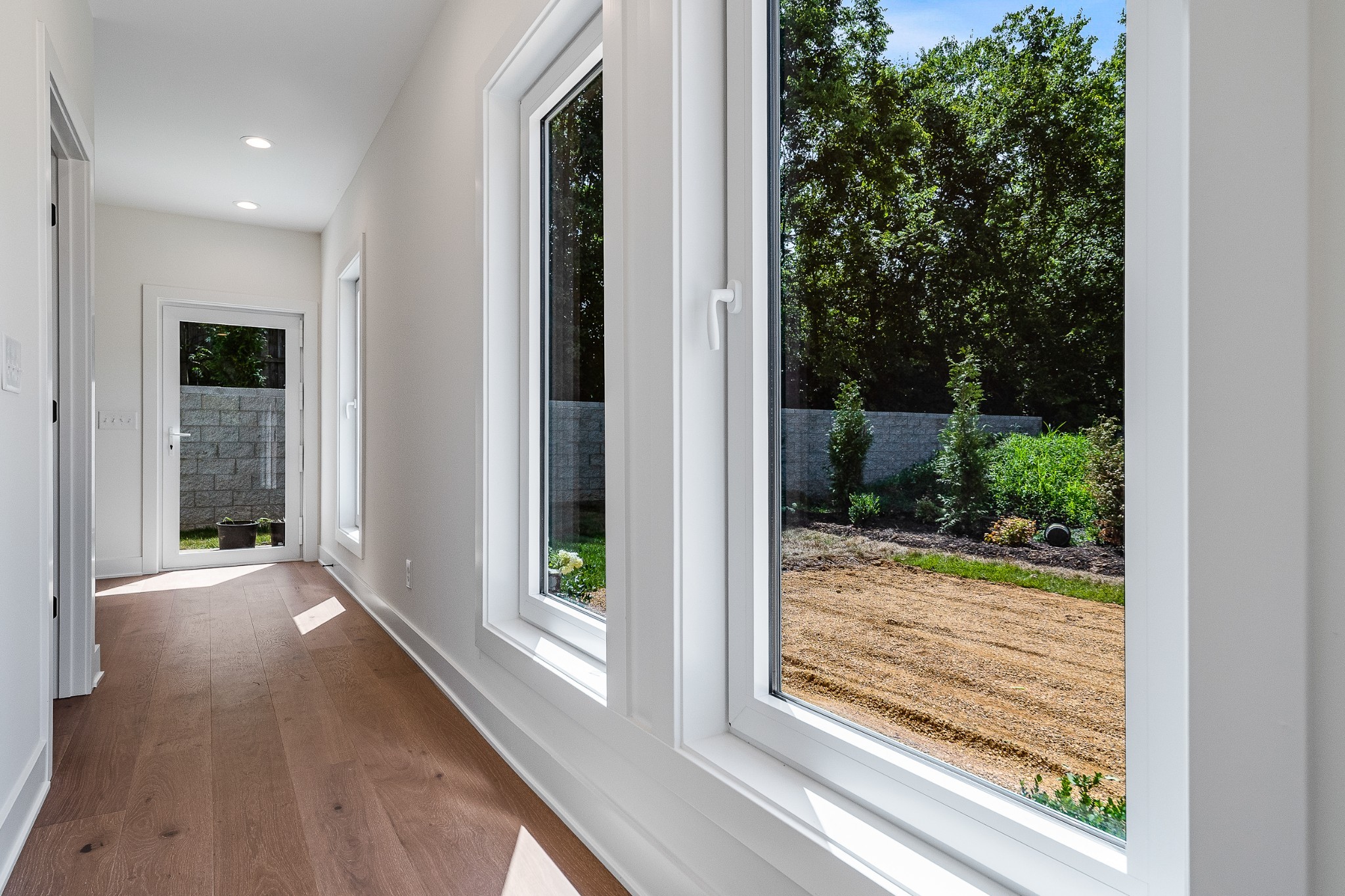 533 Whispering Hills Dr B