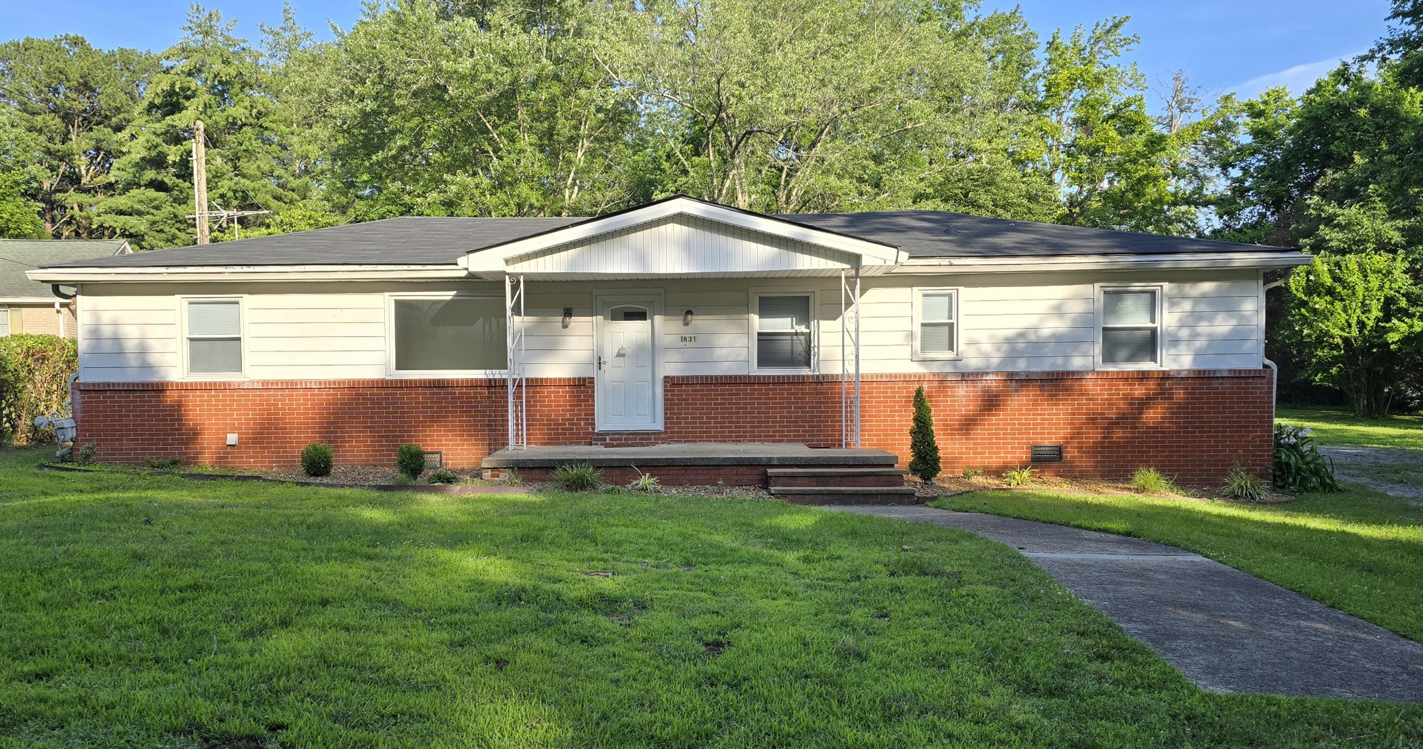 1831 Woodruff Ave