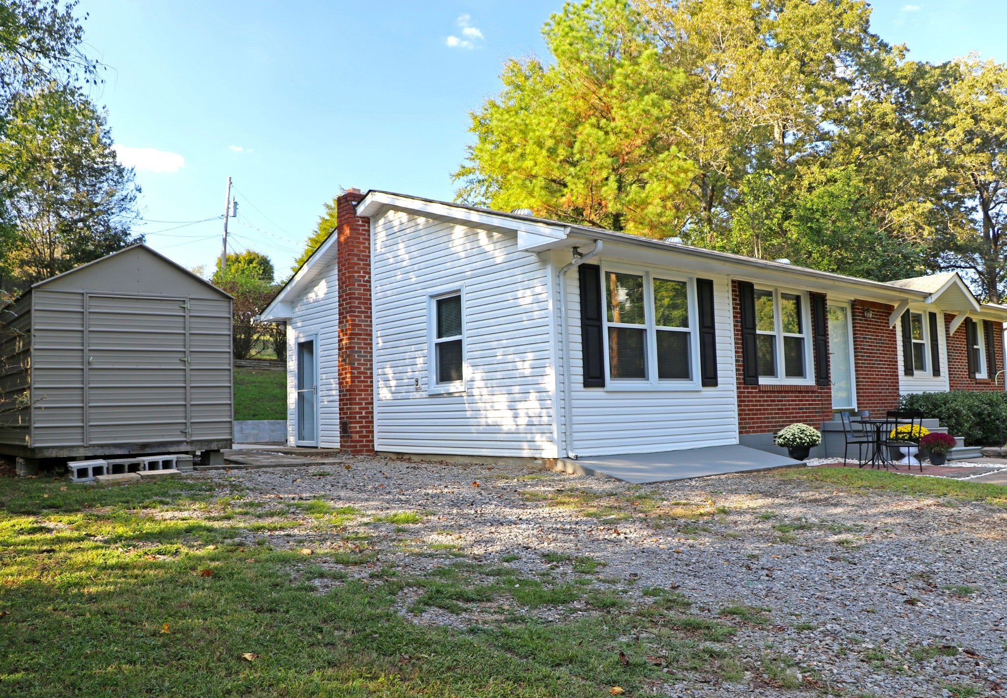 241 Castle Ln