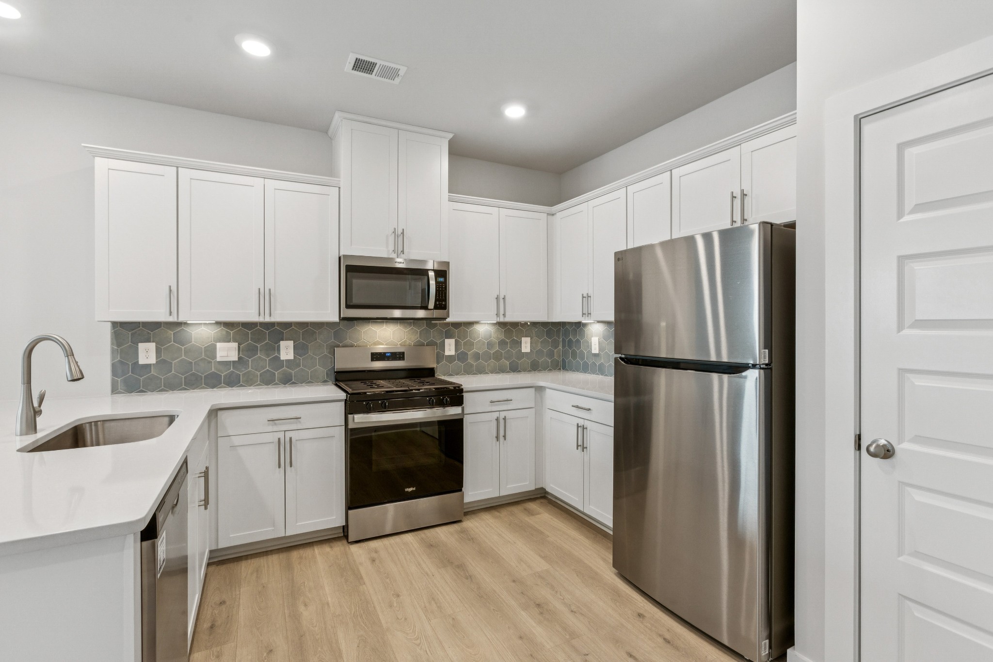 2069 Holmesburg Pvt Cir