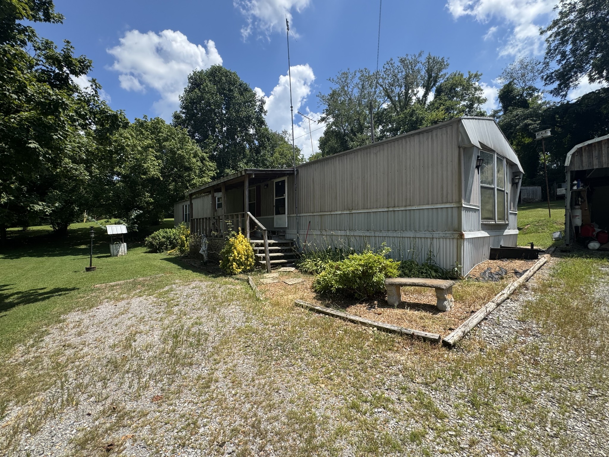 120 Bumpus Mills School Rd